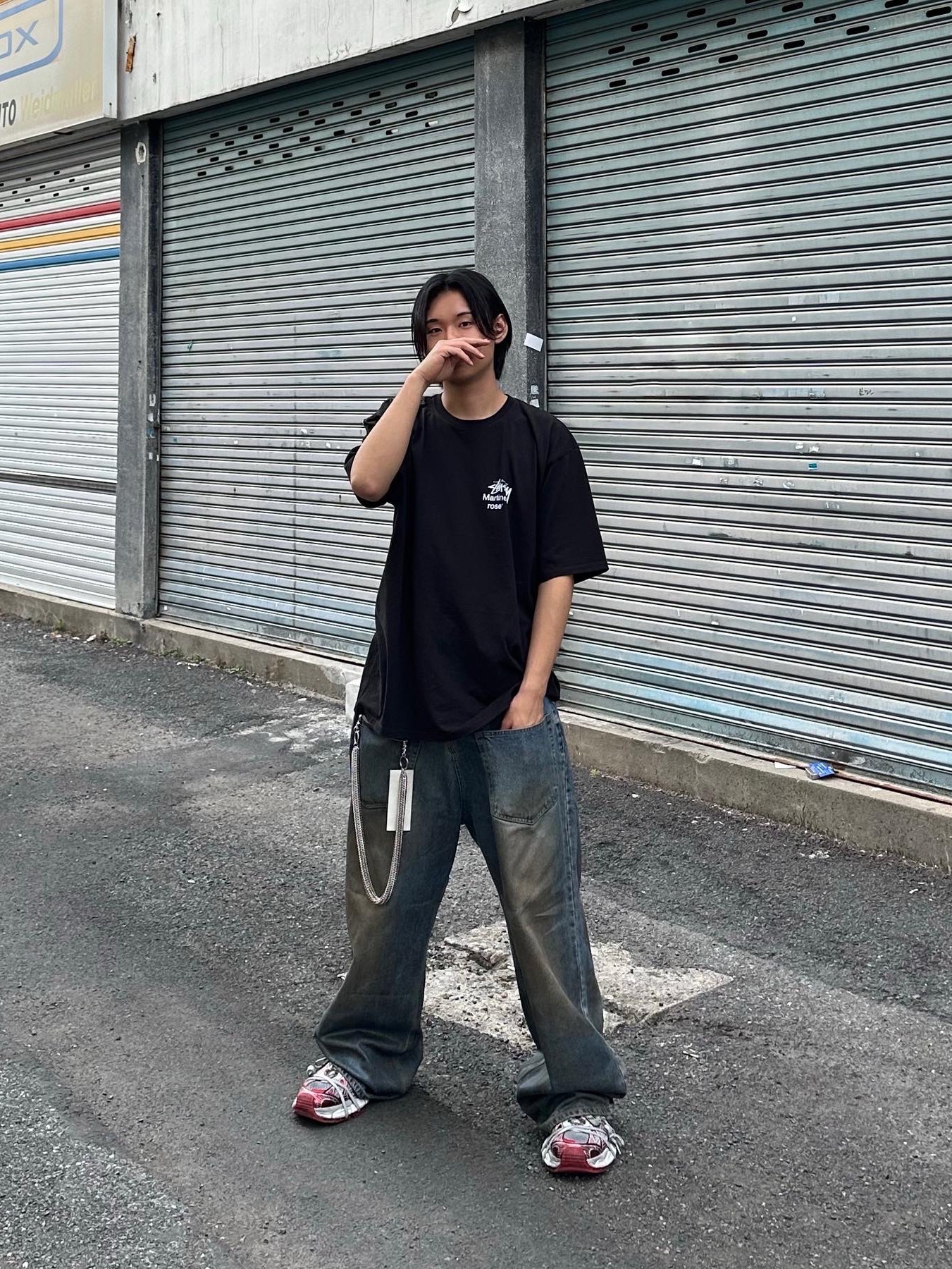 Project G/R Coated Backward Denim Pants Blue, Stussy x Martine Rose Collage Pigment Dyed T-Shirt Black 착용 스타일 - 2
