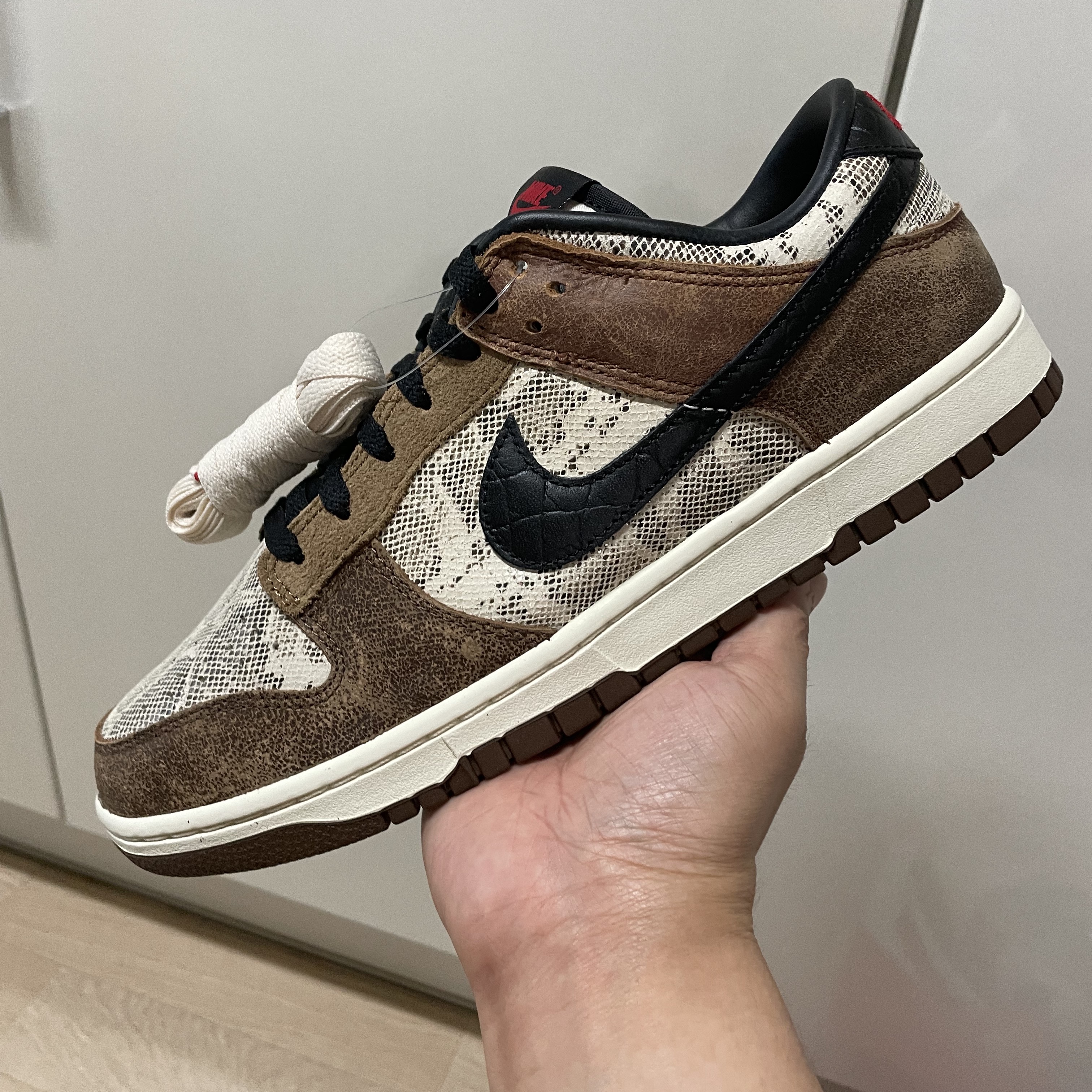 Nike Dunk Low PRM Head to Head 착용 스타일 - 1
