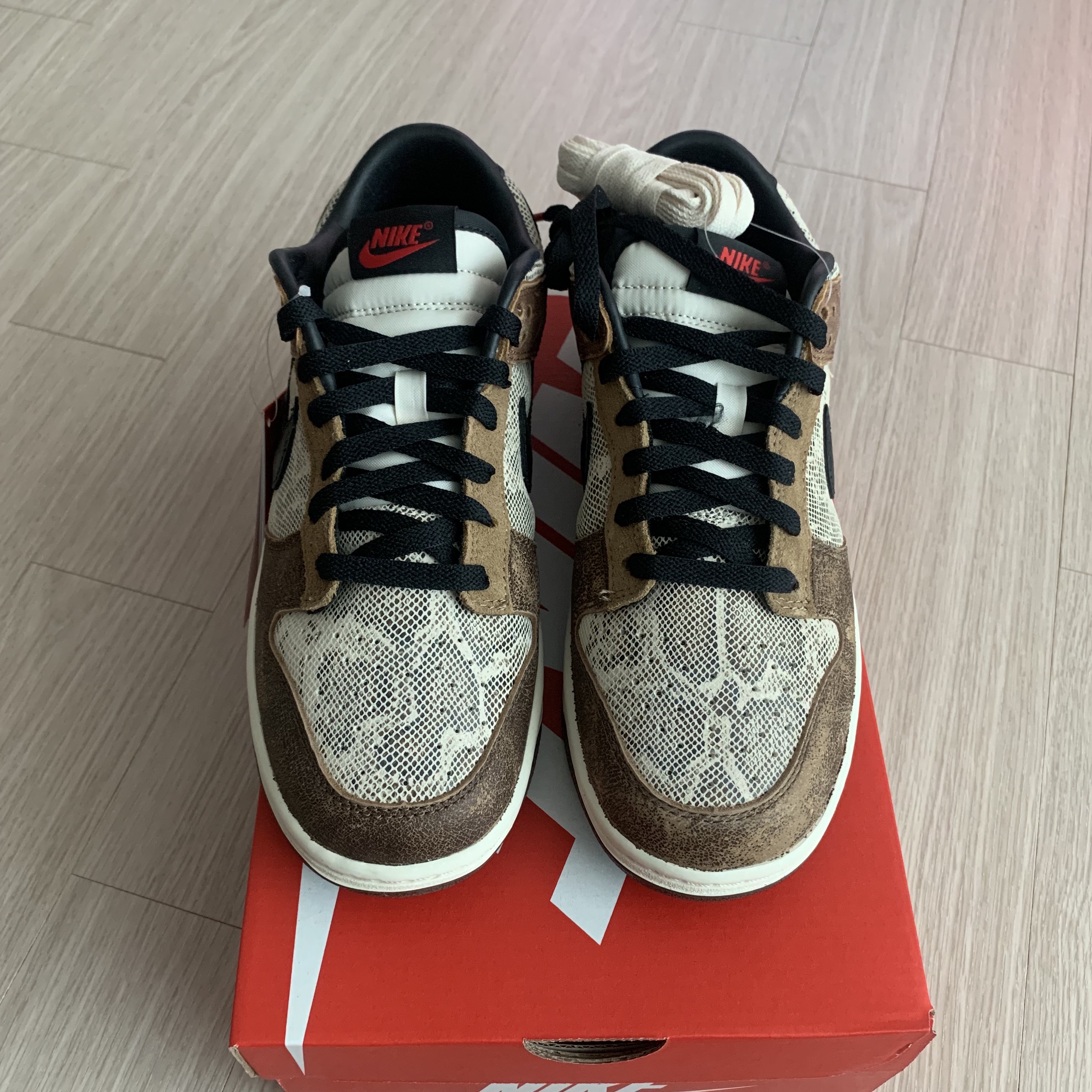 Nike Dunk Low PRM Head to Head 착용 스타일 - 2