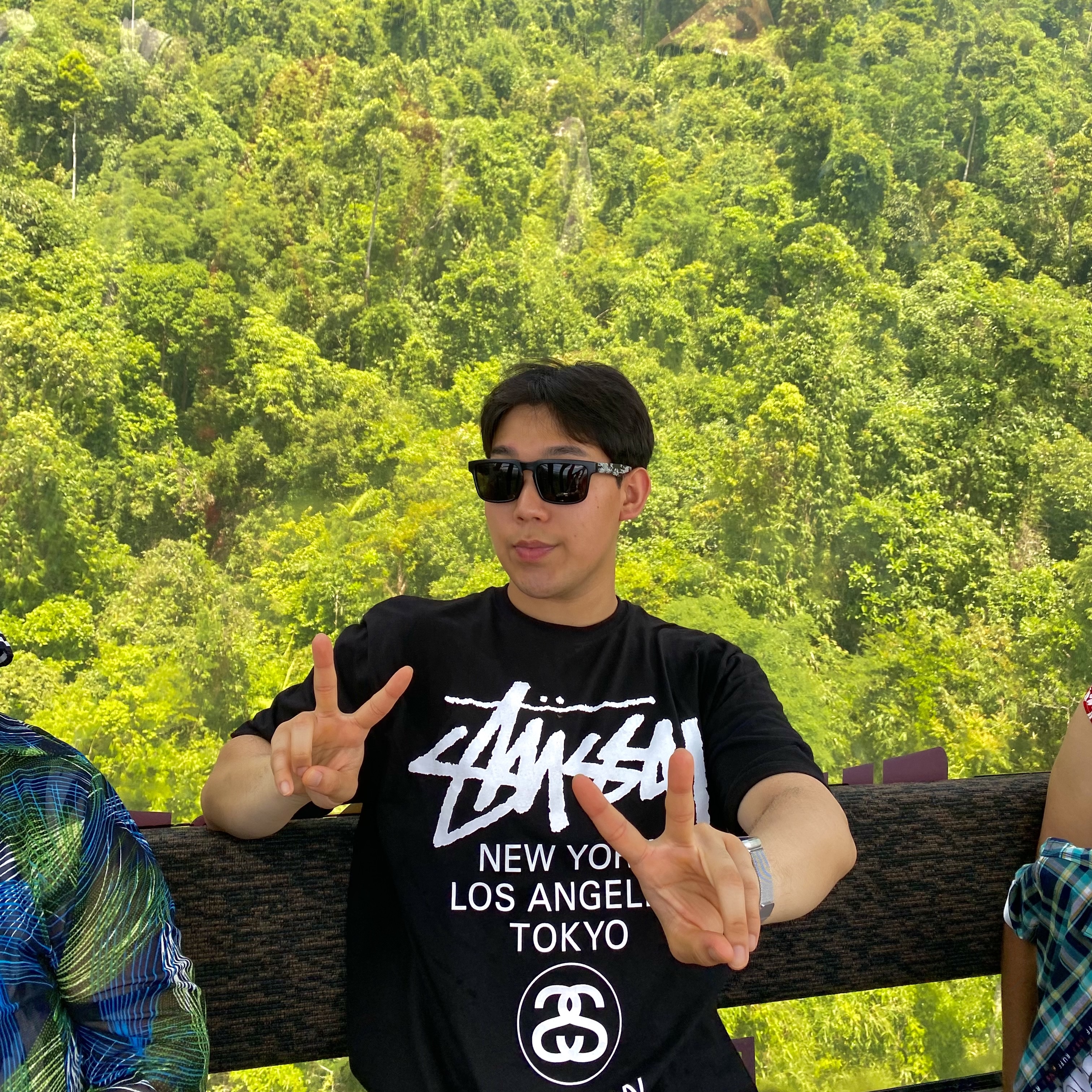Stussy World Tour T-Shirt Black 2023 착용 스타일