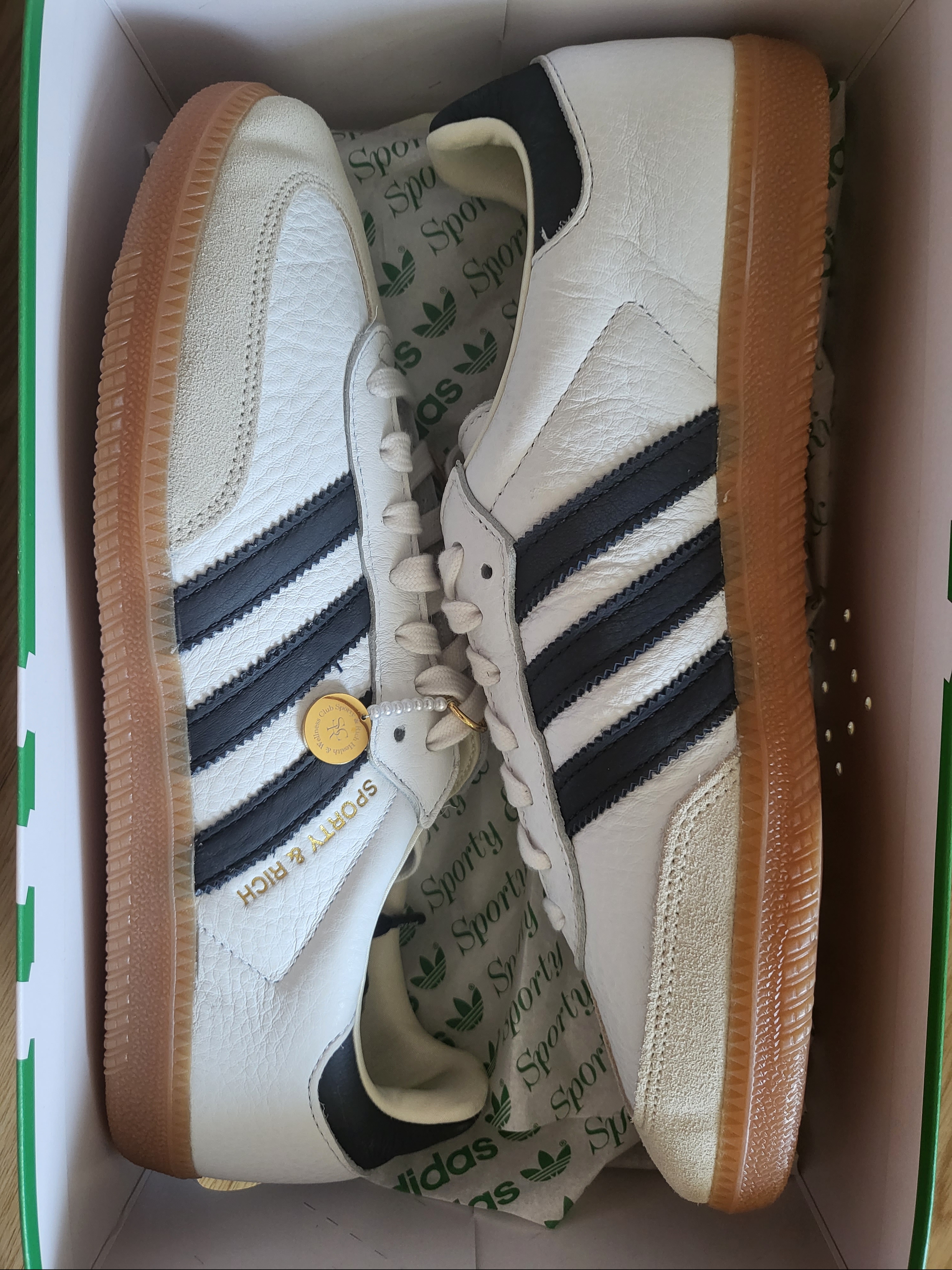 Adidas x Sporty & Rich Samba Cloud White Legend Ink 착용 스타일