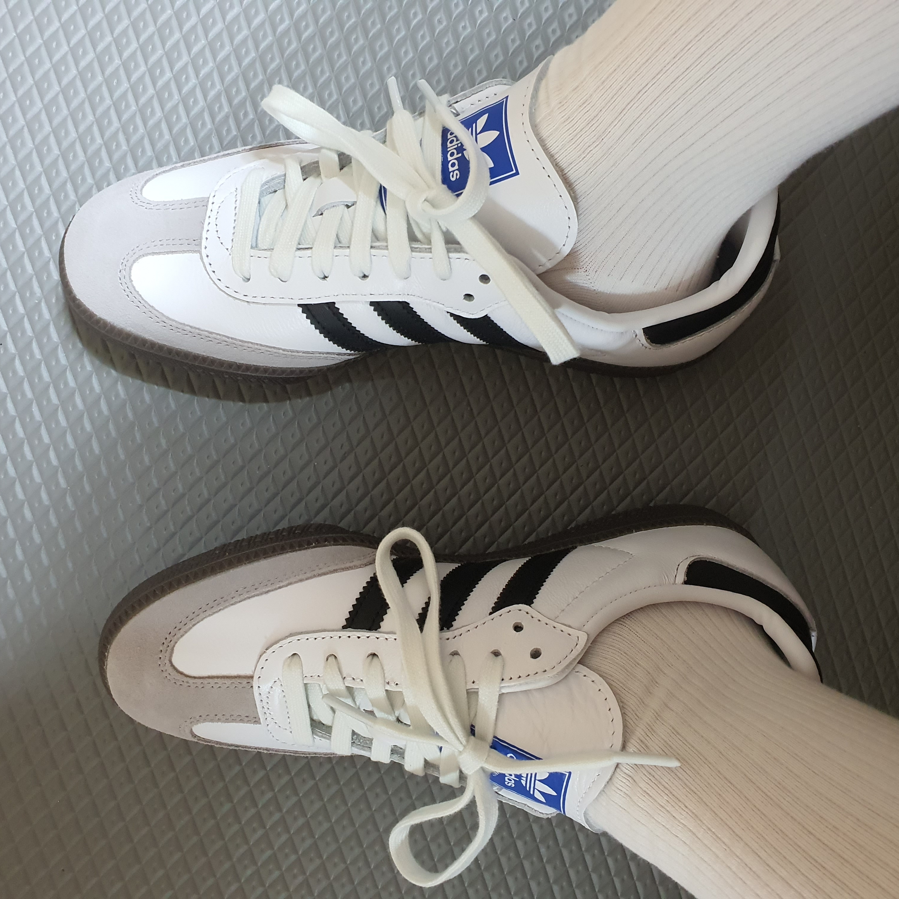 Adidas Samba OG Cloud White 착용 스타일