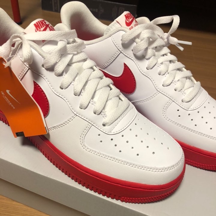 Nike Air Force 1 Low White Red Midsole 착용 스타일 - 1