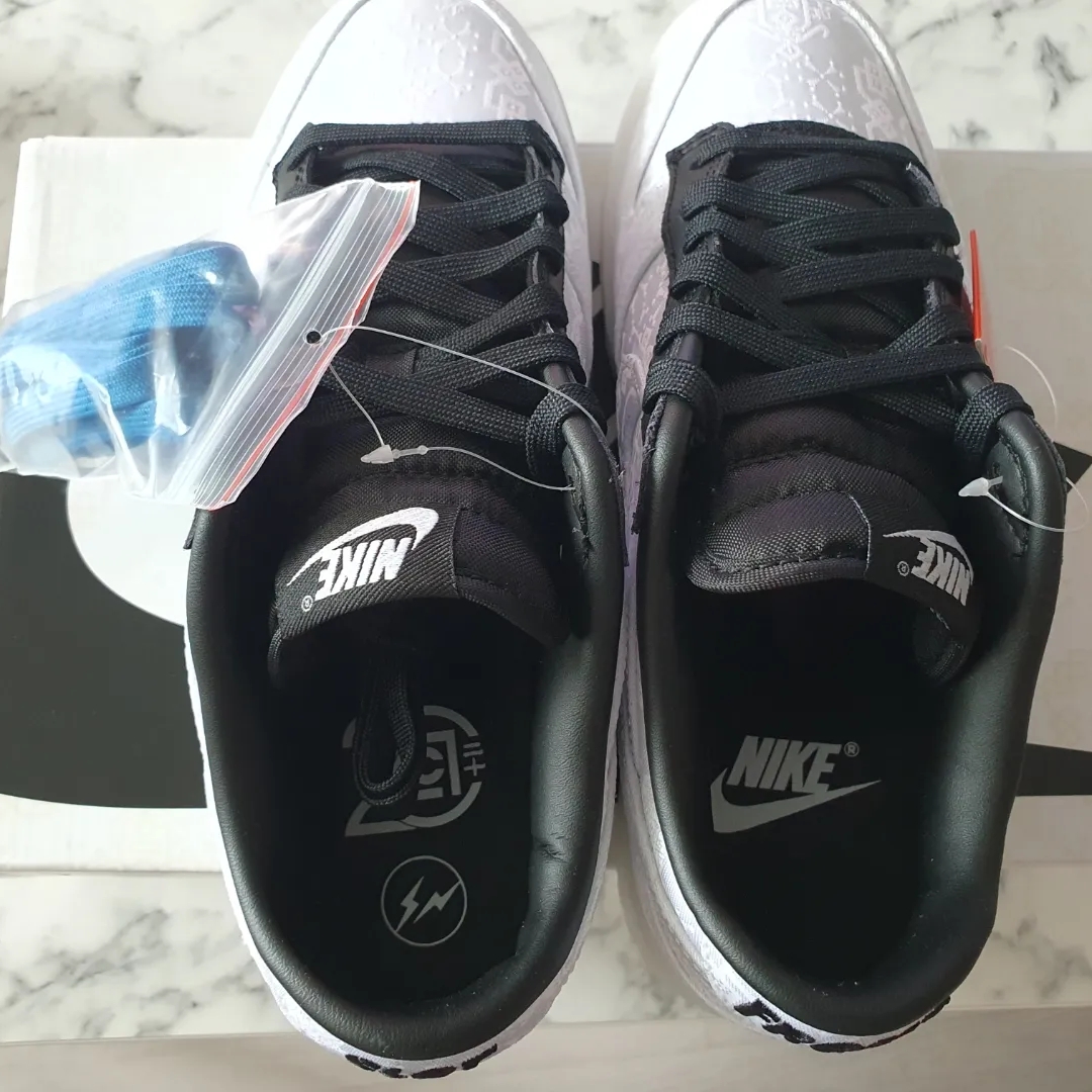Nike x Clot x Fragment Dunk Low Black and White 착용 스타일 - 3