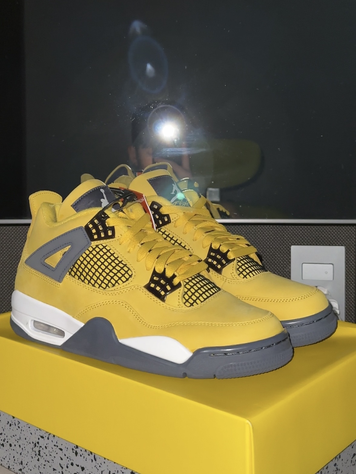 Jordan 4 Retro Tour Yellow 착용 스타일 - 1