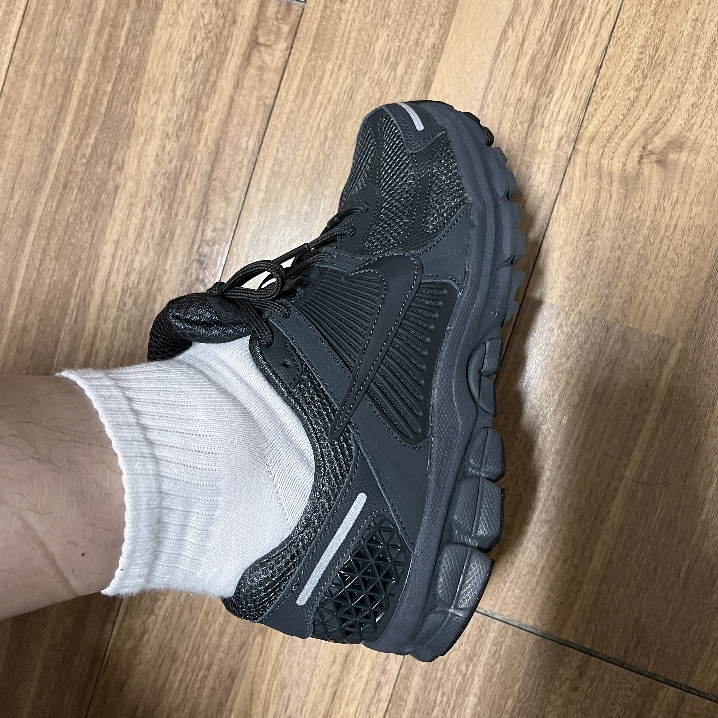 Nike Zoom Vomero 5 SP Anthracite 2023 착용 스타일