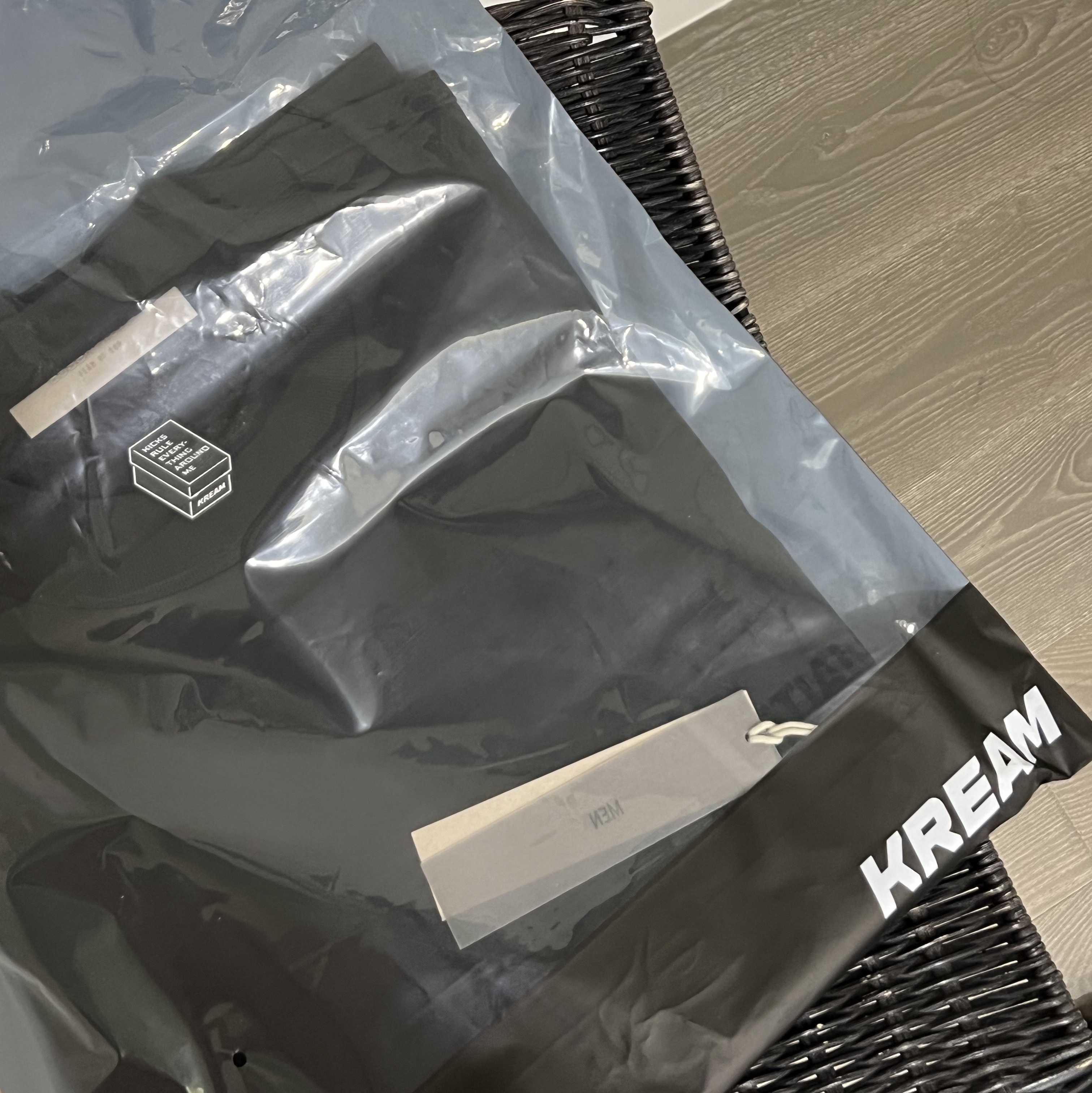 Essentials The Core Collection T-Shirt Stretch Limo 착용 스타일