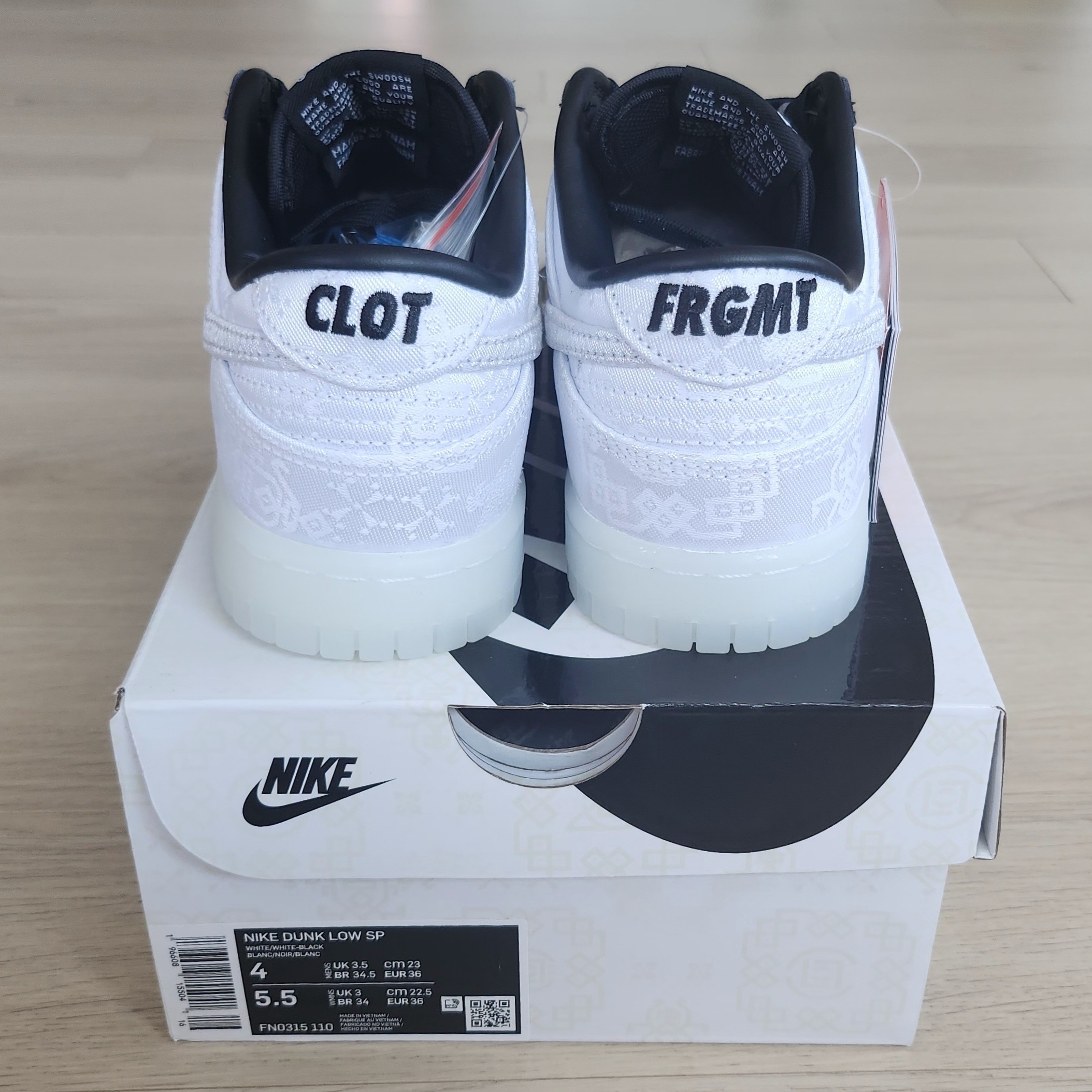 Nike x Clot x Fragment Dunk Low Black and White 착용 스타일 - 4