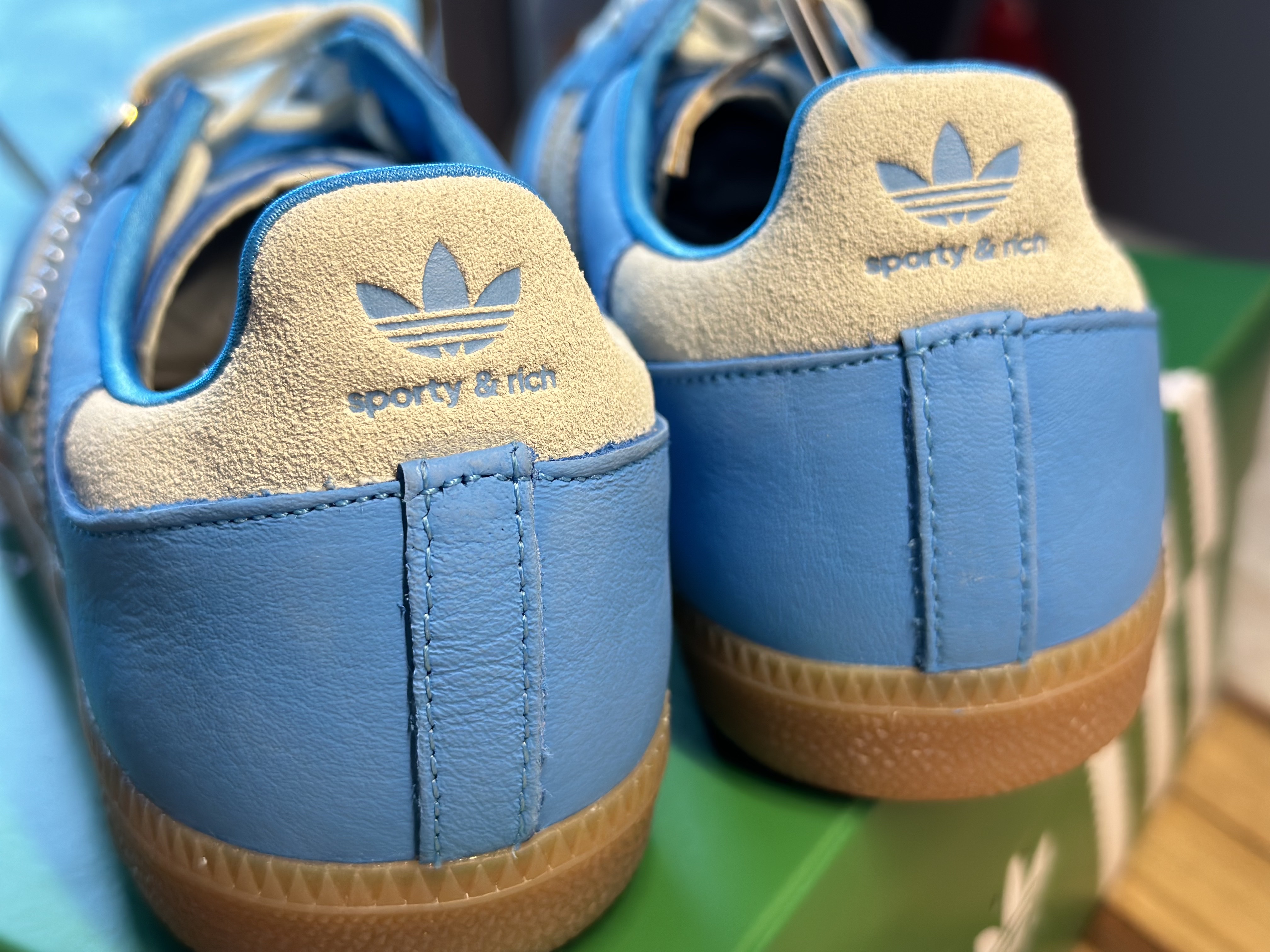 Adidas x Sporty & Rich Samba Blue Rush Cream White 착용 스타일 - 5