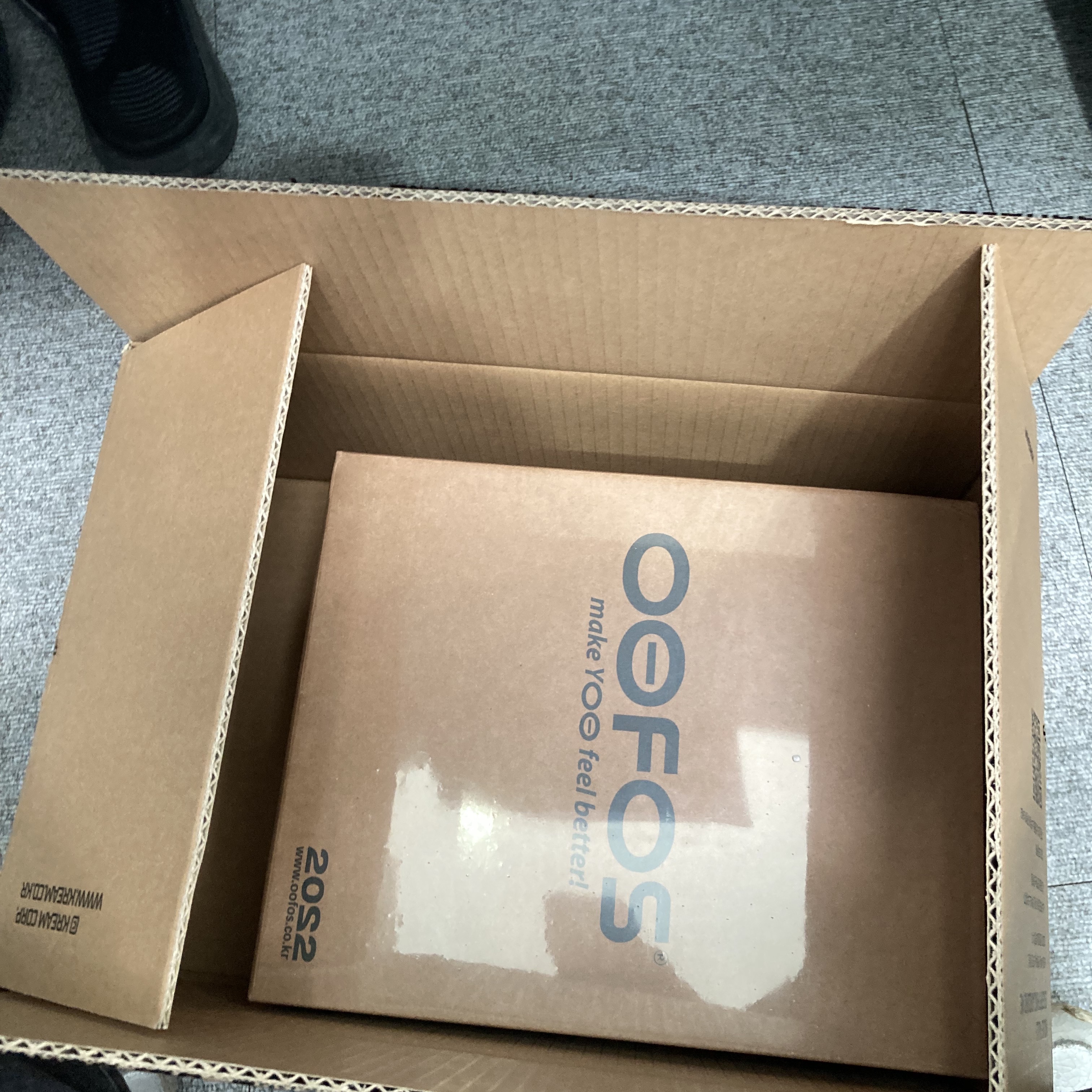 Oofos OOriginal Black 착용 스타일 - 2