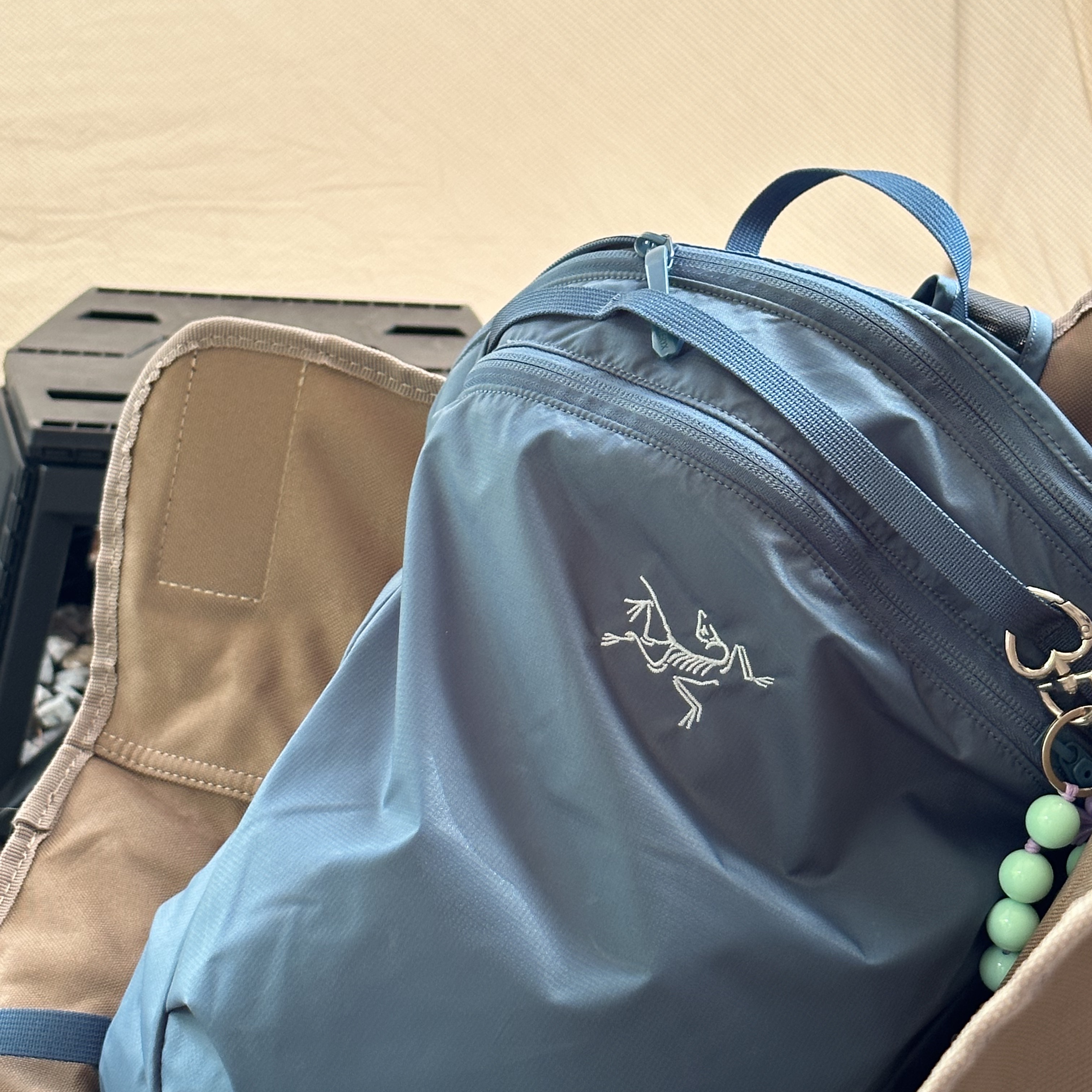 Arc'teryx Heliad 15 Backpack Serene 착용 스타일 - 2