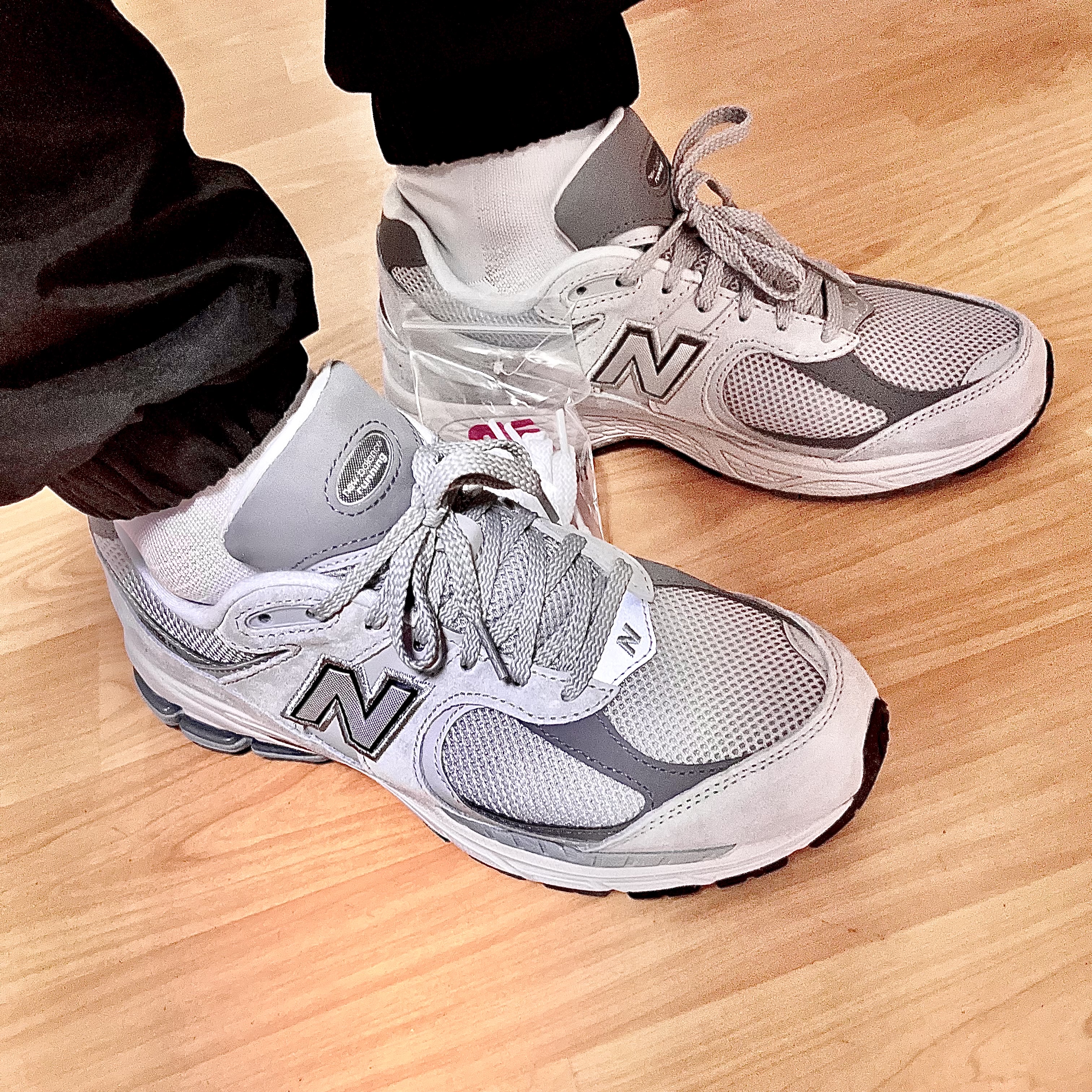 New Balance 2002R T2 Gray 착용 스타일
