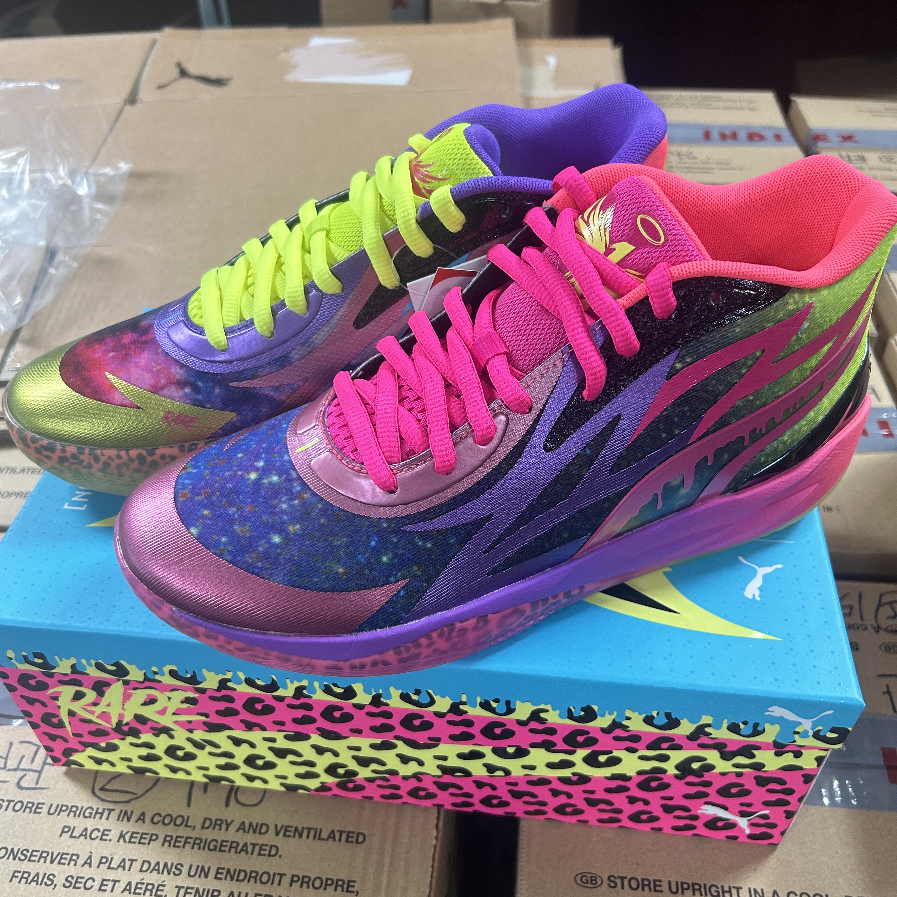 Puma MB.02 Be You Purple Glimmer Safety Yellow 착용 스타일