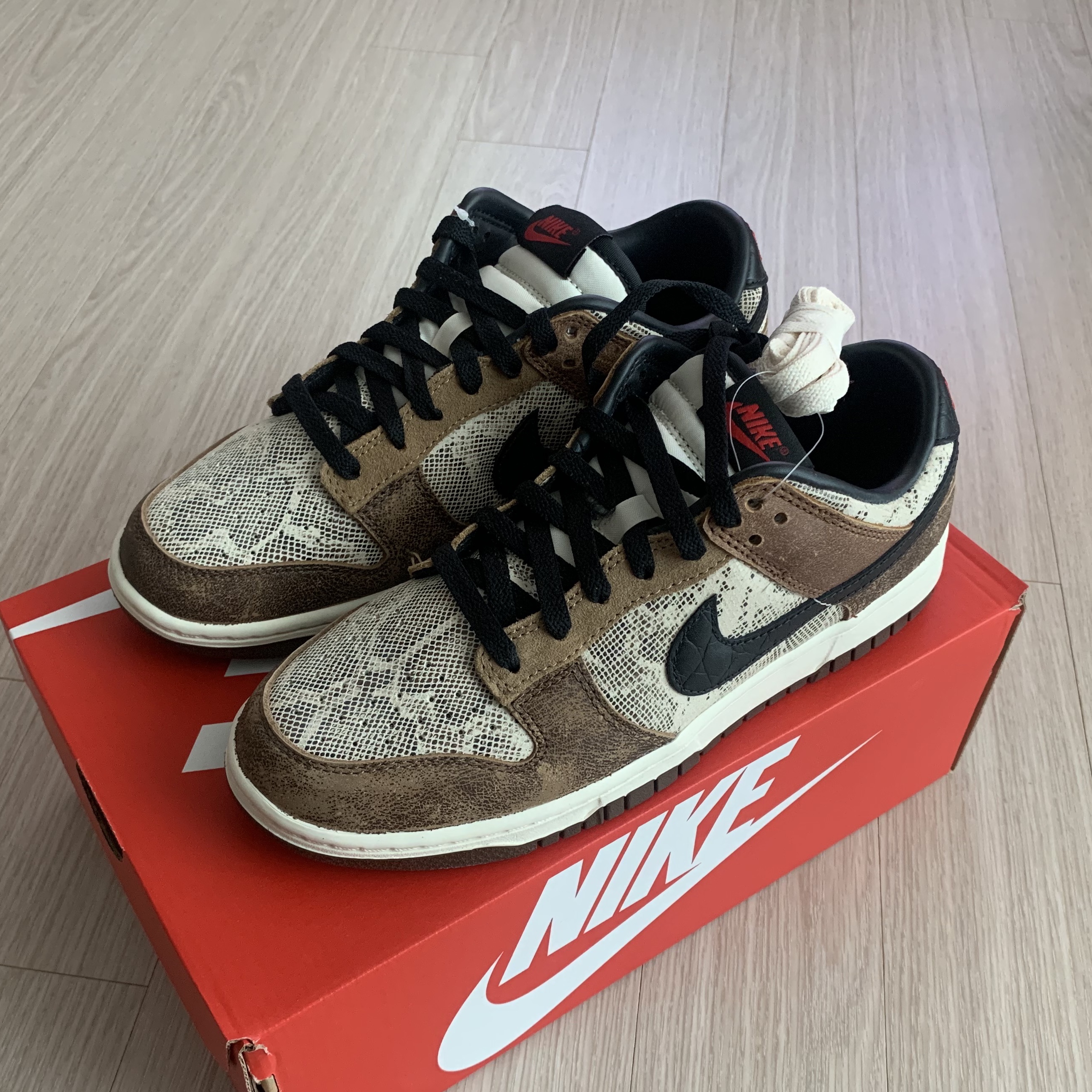 Nike Dunk Low PRM Head to Head 착용 스타일 - 1