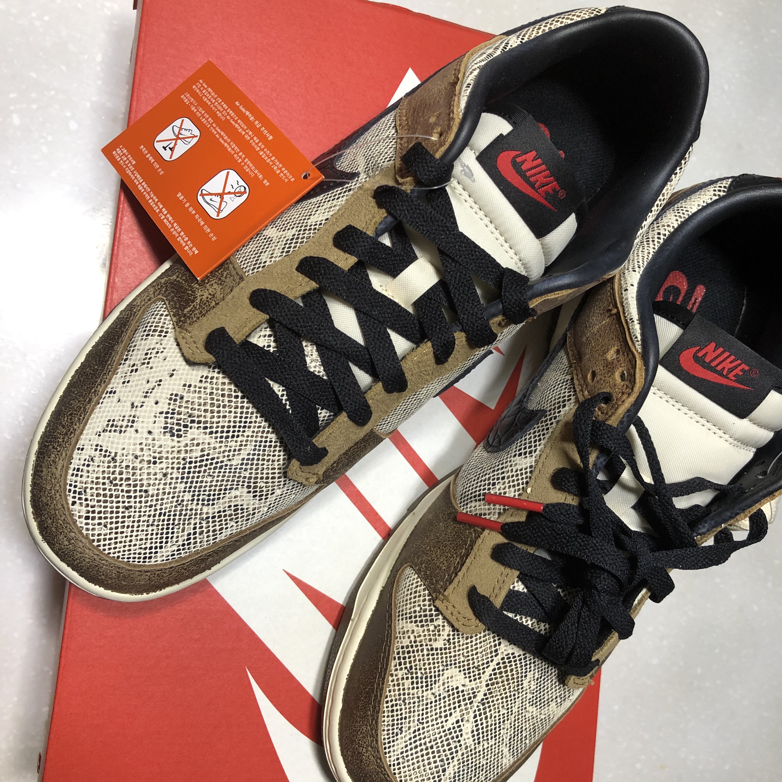 Nike Dunk Low PRM Head to Head 착용 스타일