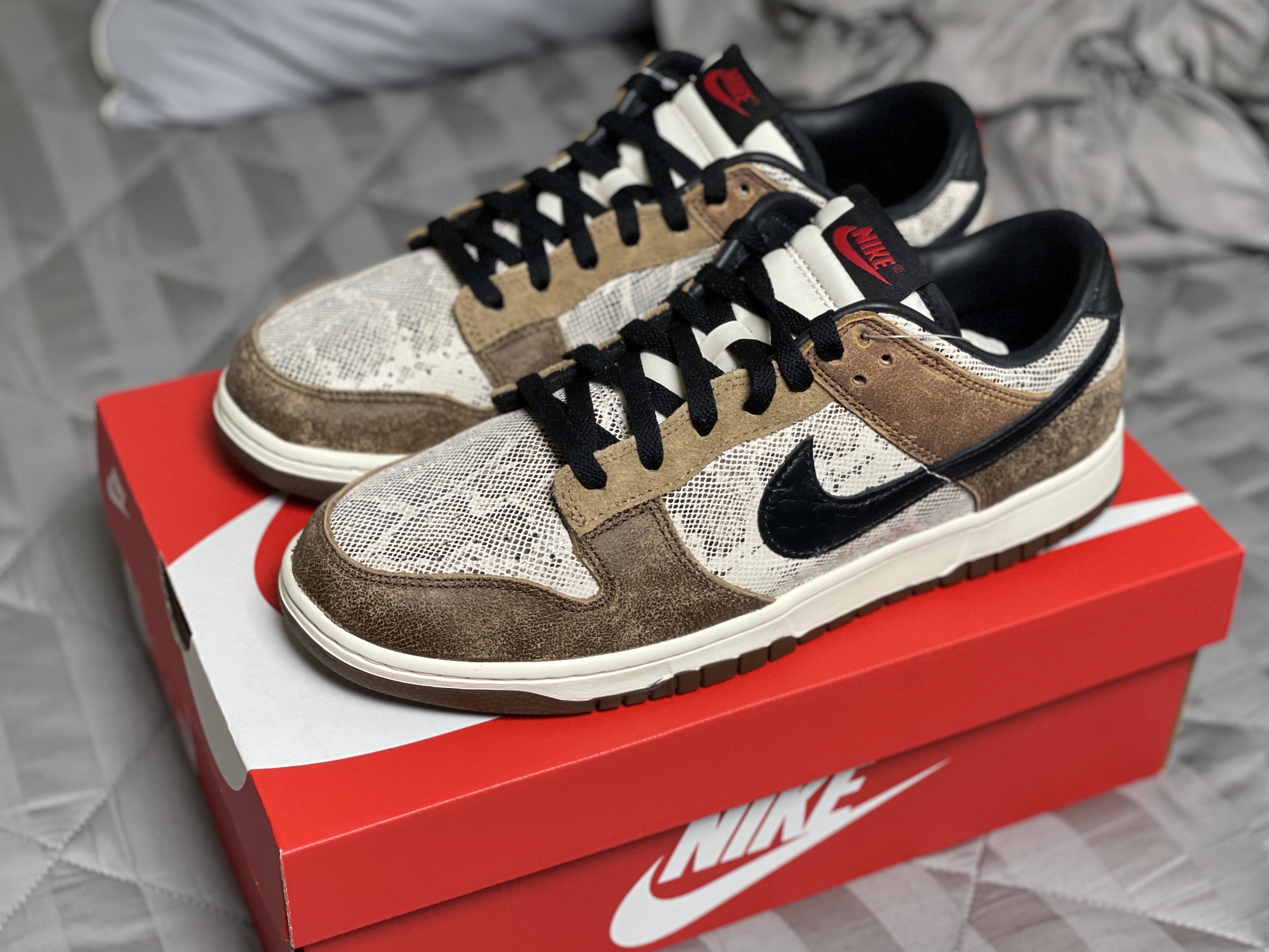 Nike Dunk Low PRM Head to Head 착용 스타일