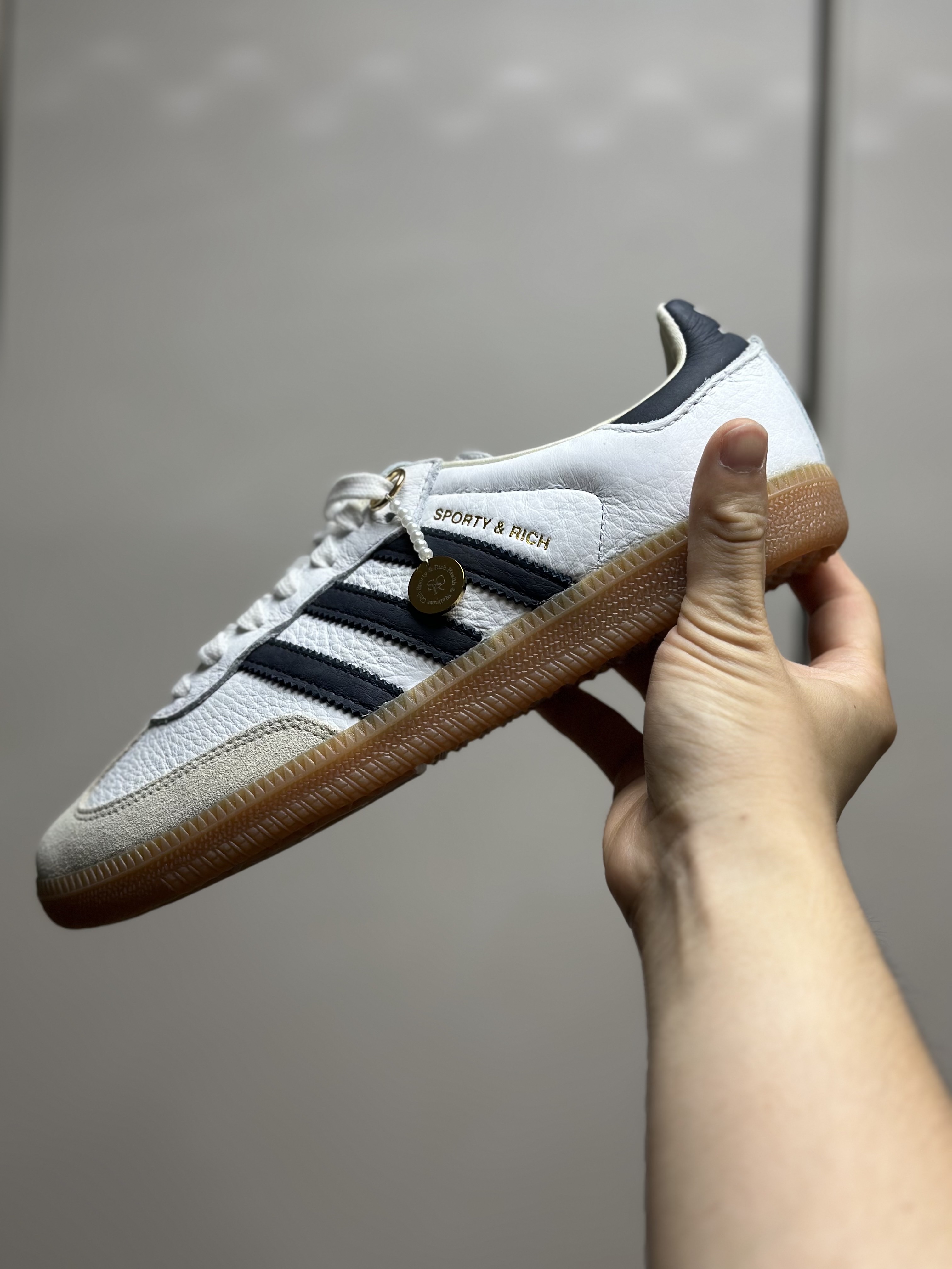 Adidas x Sporty & Rich Samba Cloud White Legend Ink 착용 스타일