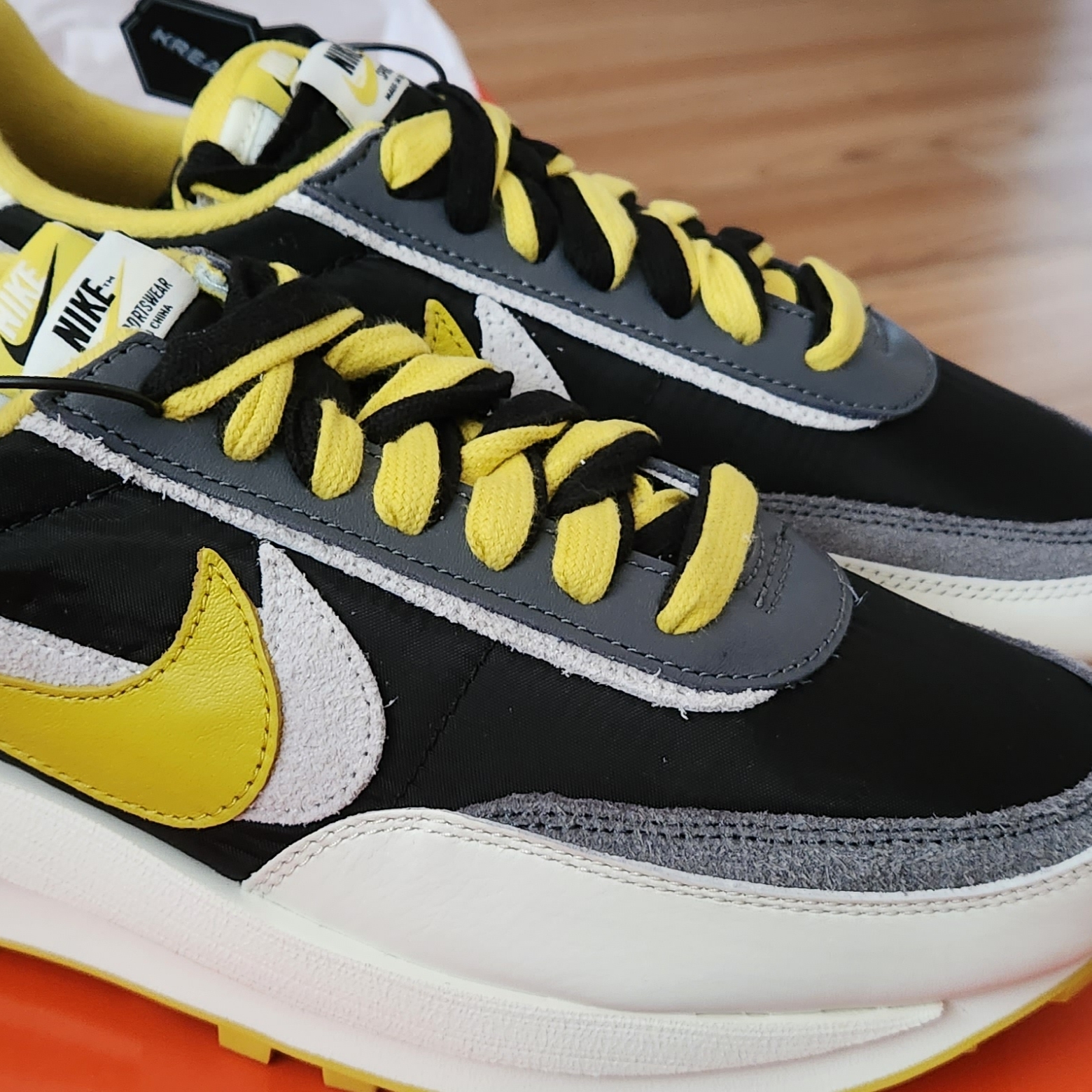 Nike x Sacai x Undercover LDWaffle Black Bright Citron 착용 스타일