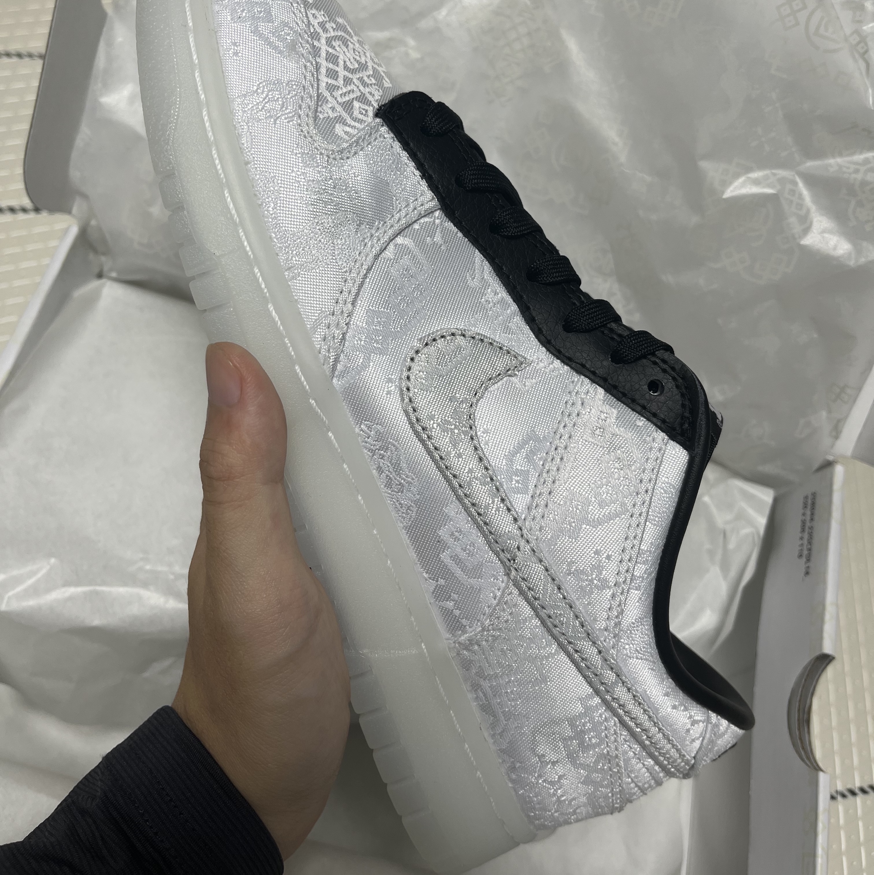 Nike x Clot x Fragment Dunk Low Black and White 착용 스타일