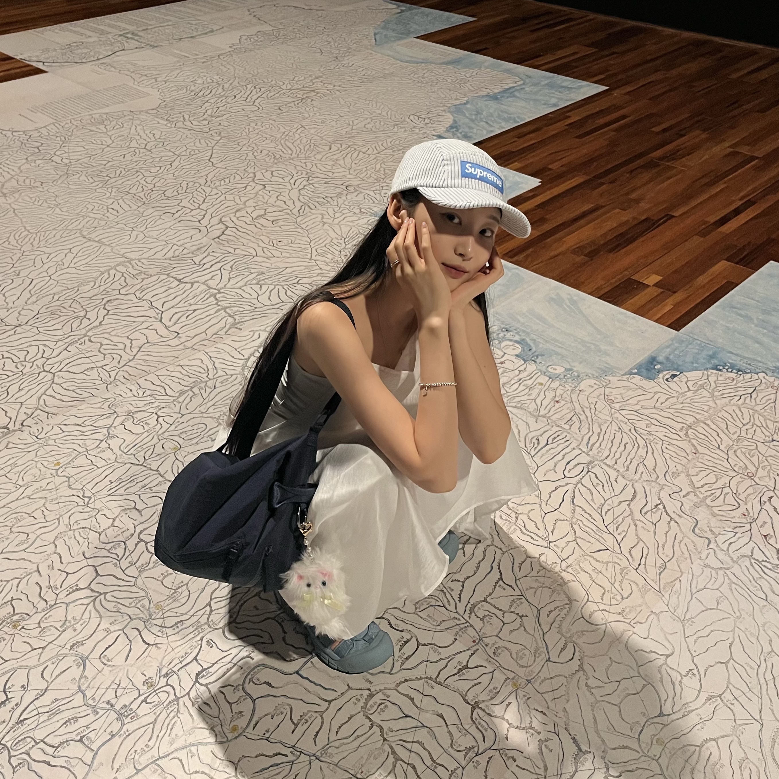 Supreme 2-Tone Corduroy Camp Cap White - 23SS, Jolielaide Shasha Keyring White 착용 스타일