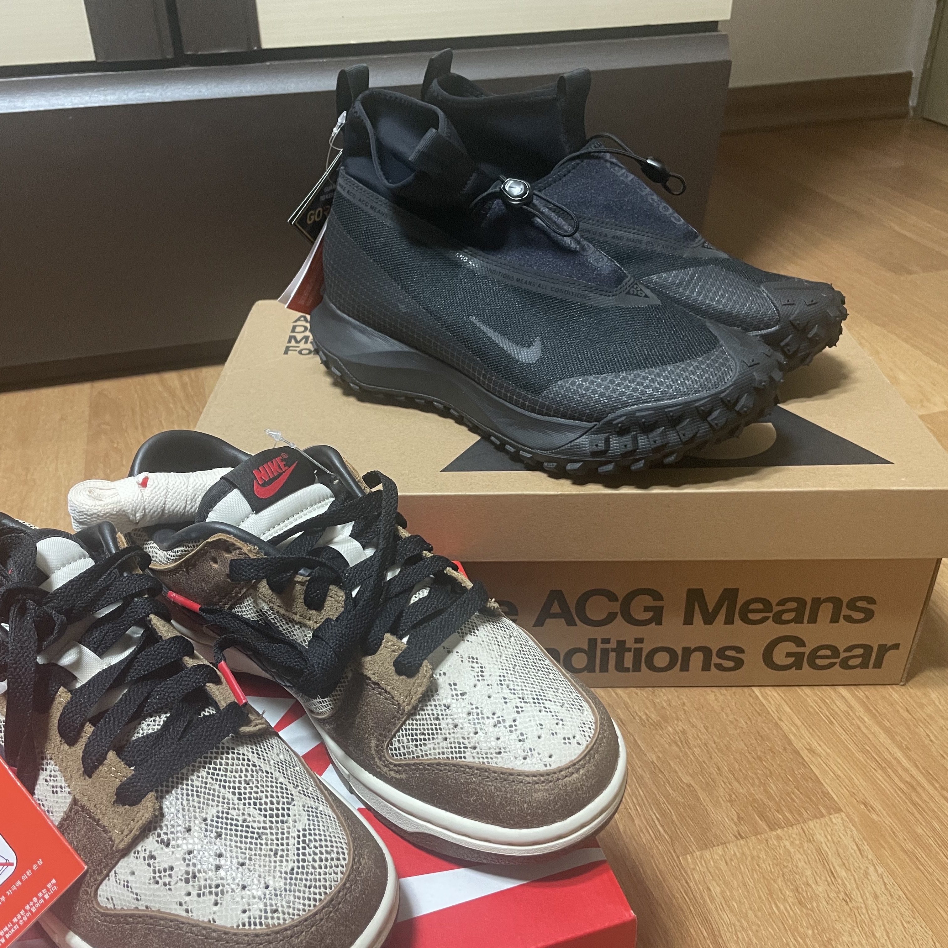 Nike ACG Mountain Fly Gore-Tex Black and Dark Grey, Nike Dunk Low PRM Head to Head 착용 스타일