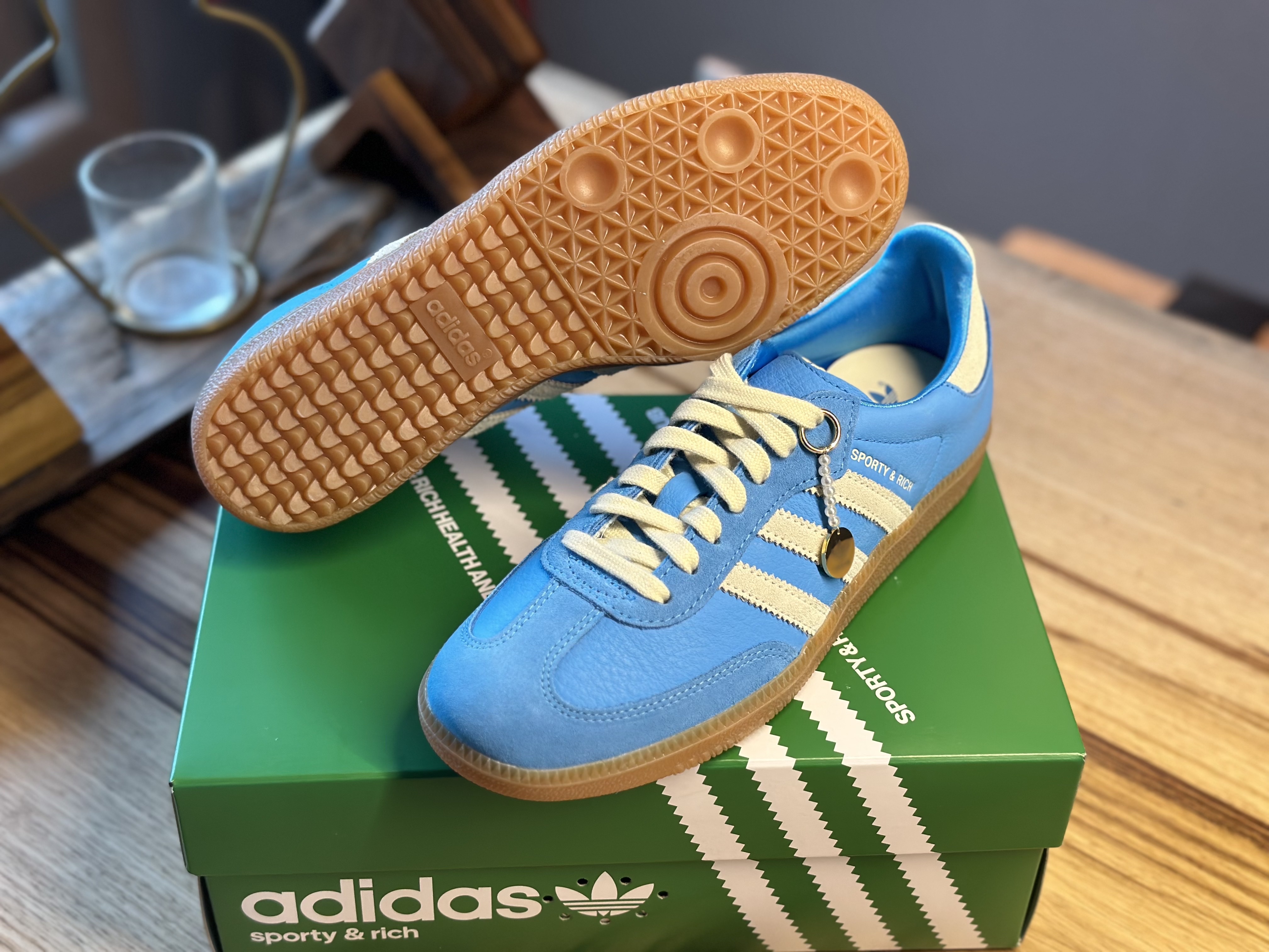 Adidas x Sporty & Rich Samba Blue Rush Cream White 착용 스타일 - 3