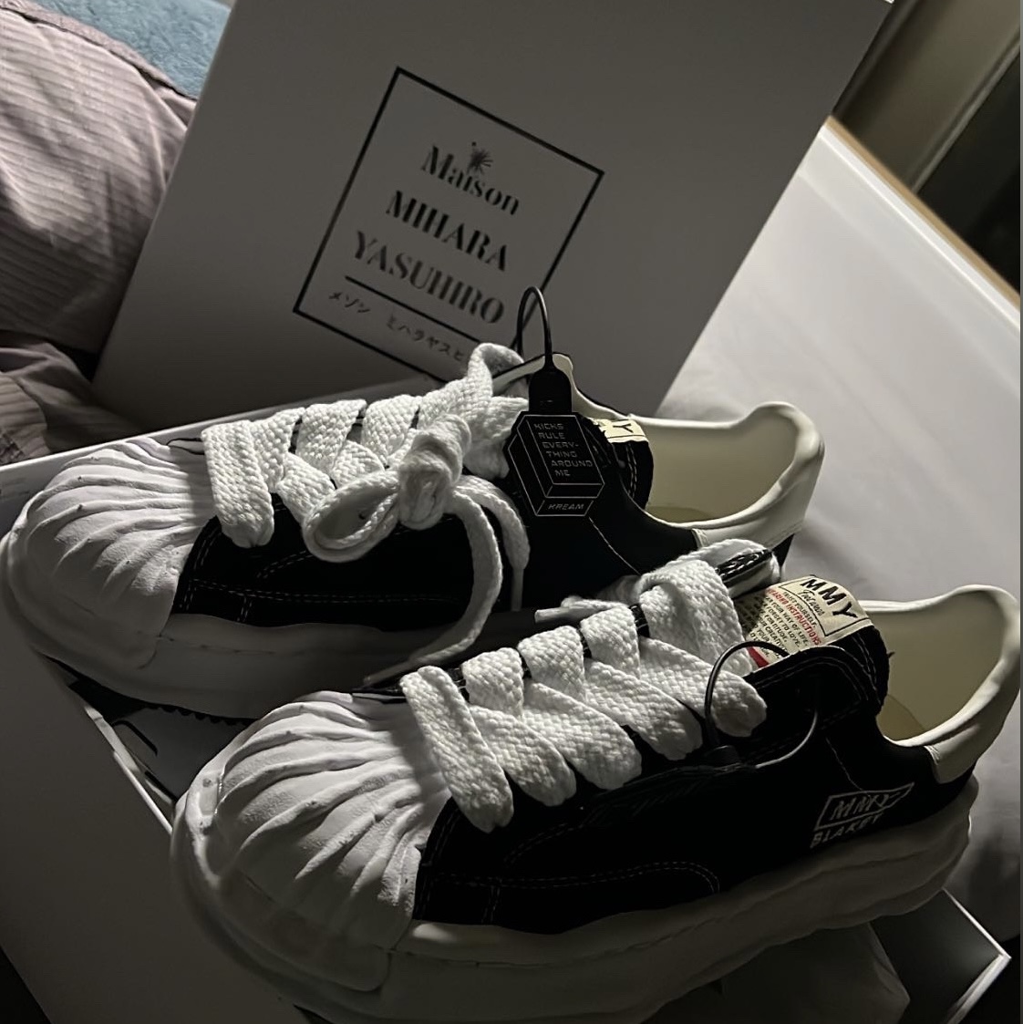 Maison Mihara Yasuhiro Blakey OG Sole Canvas Low-top Sneakers Black White 착용 스타일