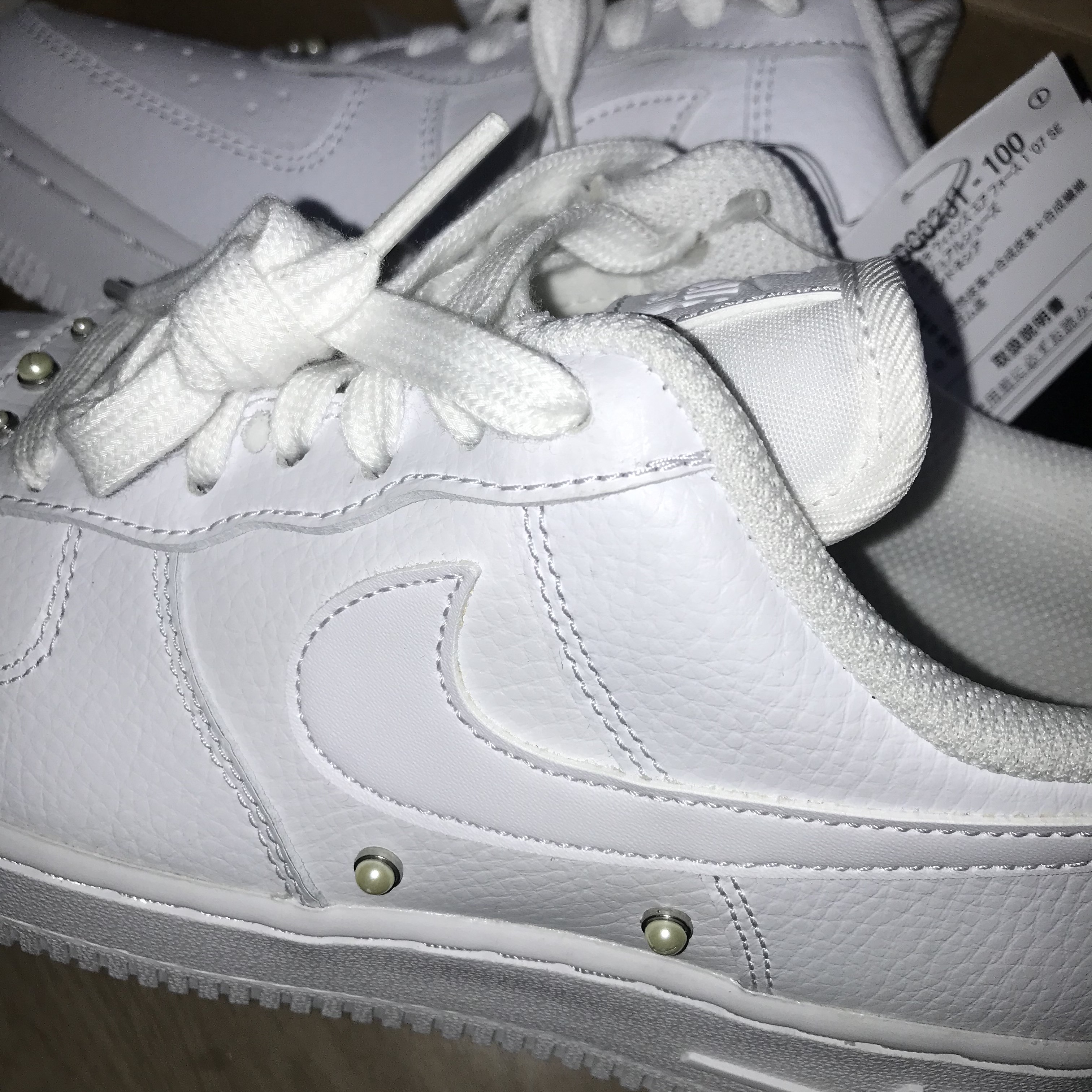 (W) Nike Air Force 1 '07 SE White Pearl 착용 스타일 - 3