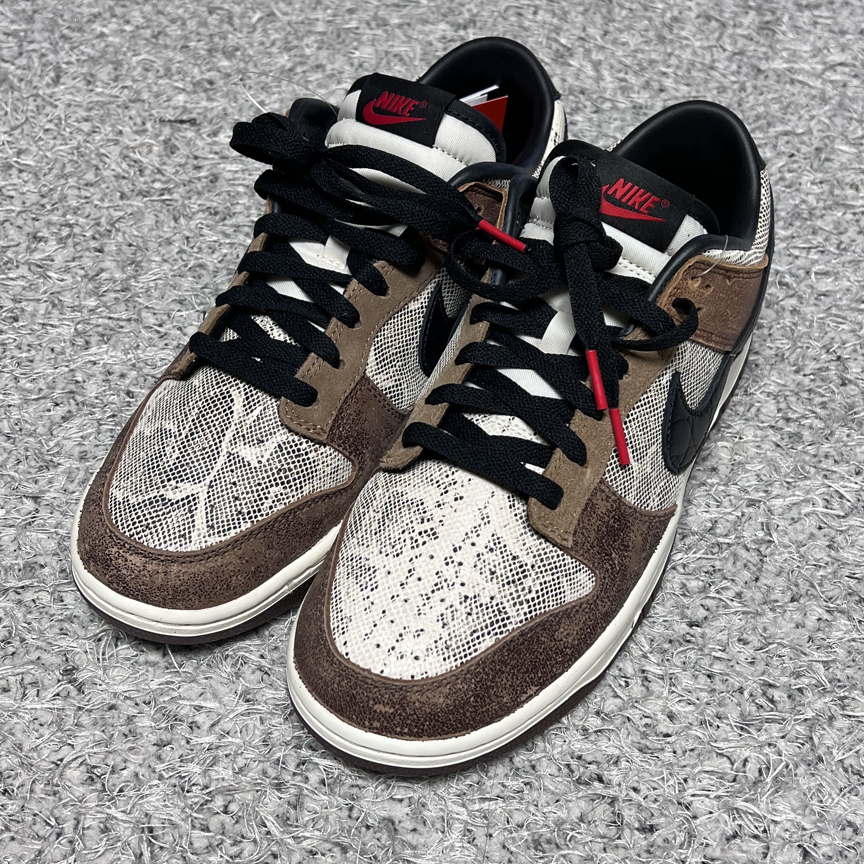 Nike Dunk Low PRM Head to Head 착용 스타일