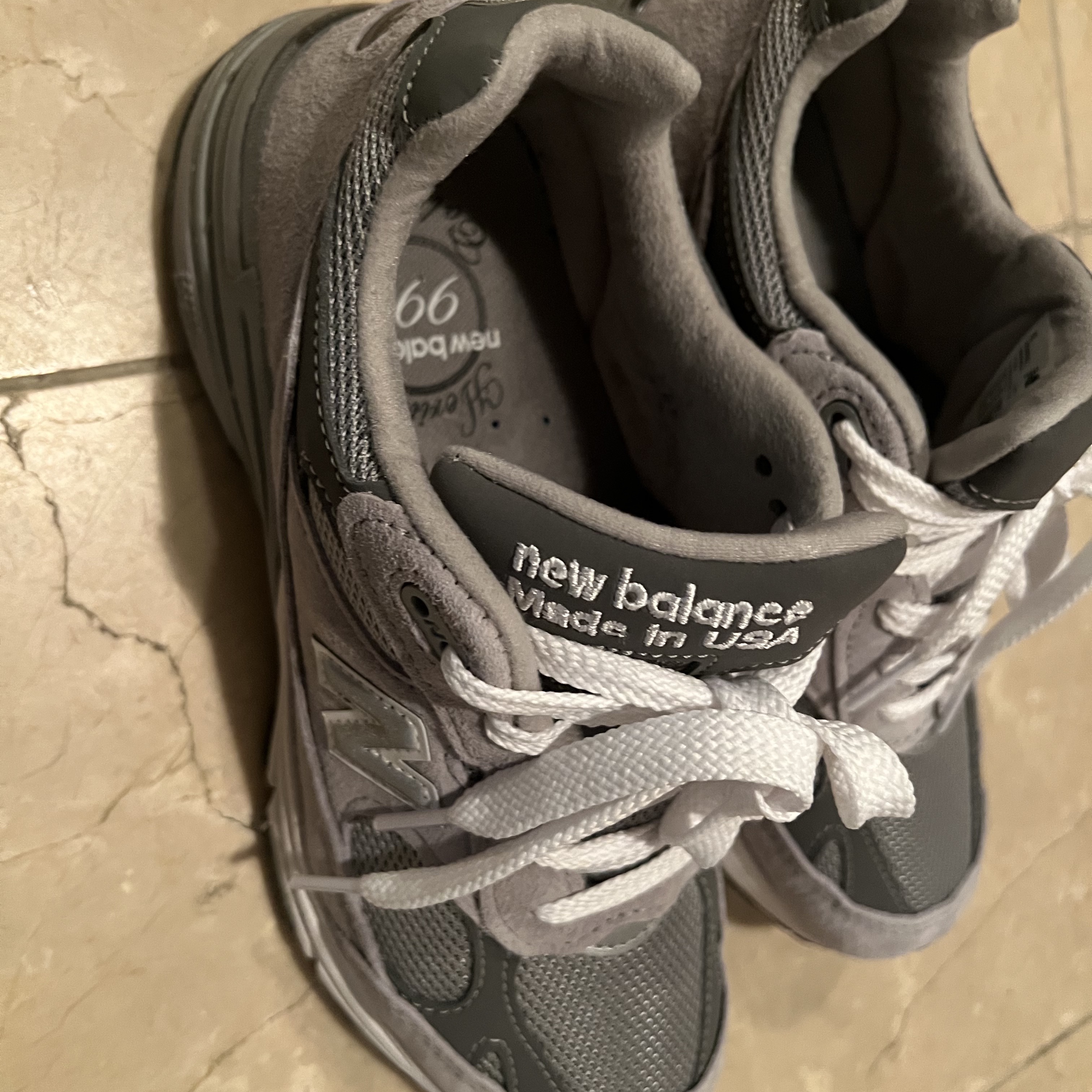 (W) New Balance 993 Made in USA Grey - B Standard 착용 스타일