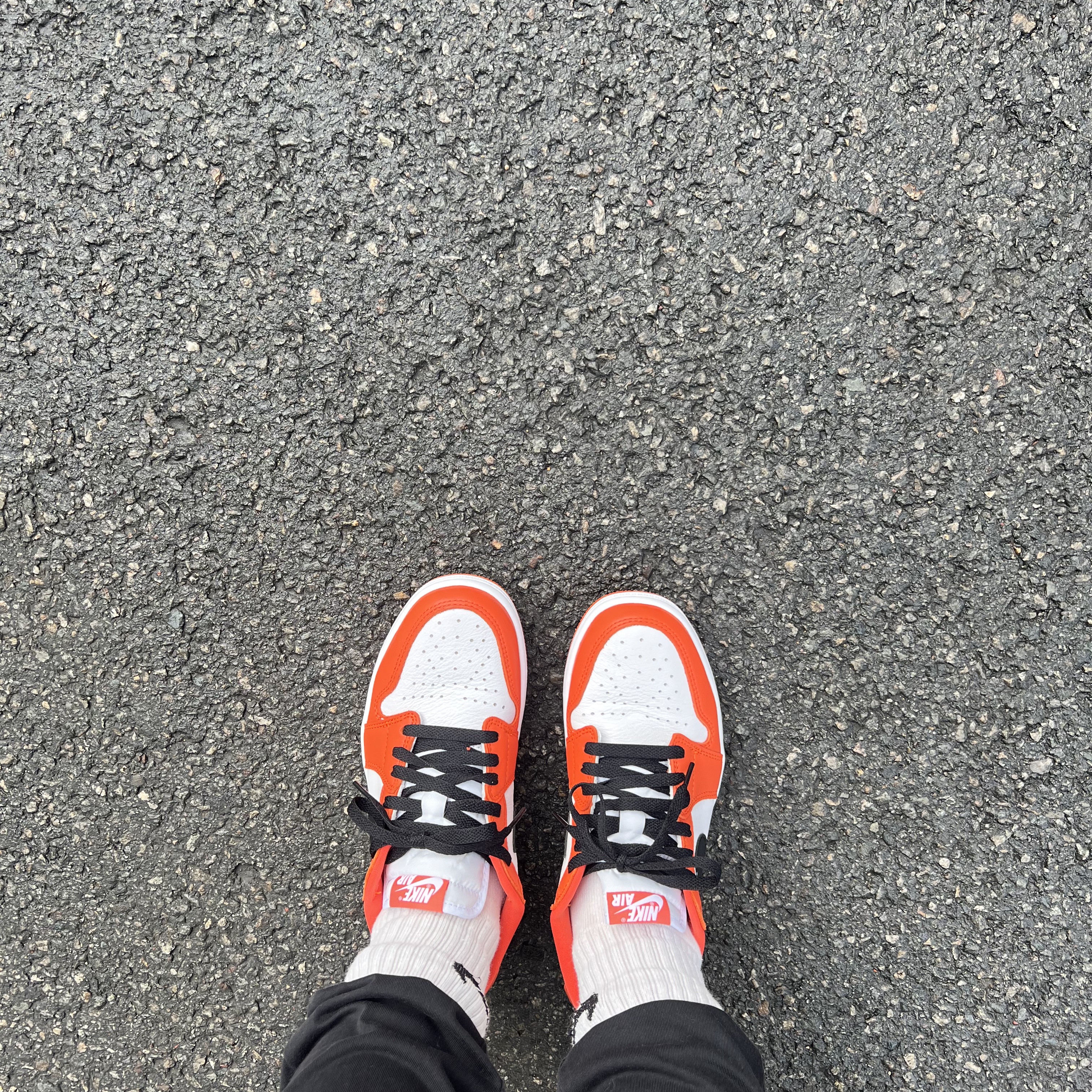 Jordan 1 Low OG Starfish 착용 스타일