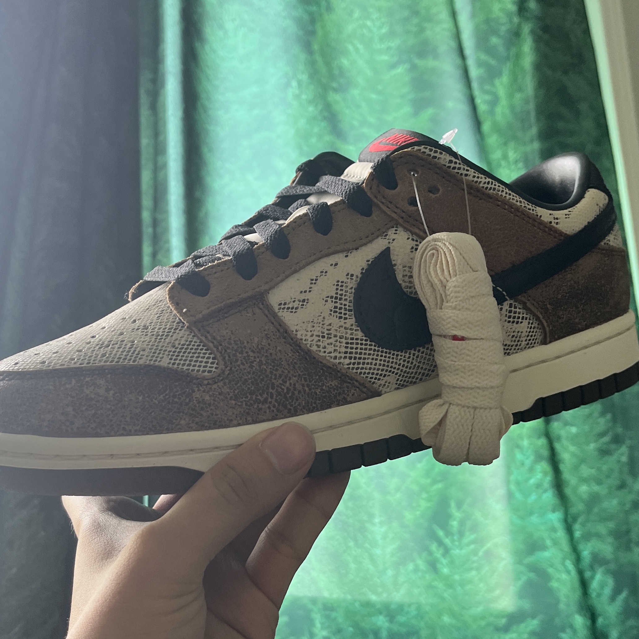 Nike Dunk Low PRM Head to Head 착용 스타일
