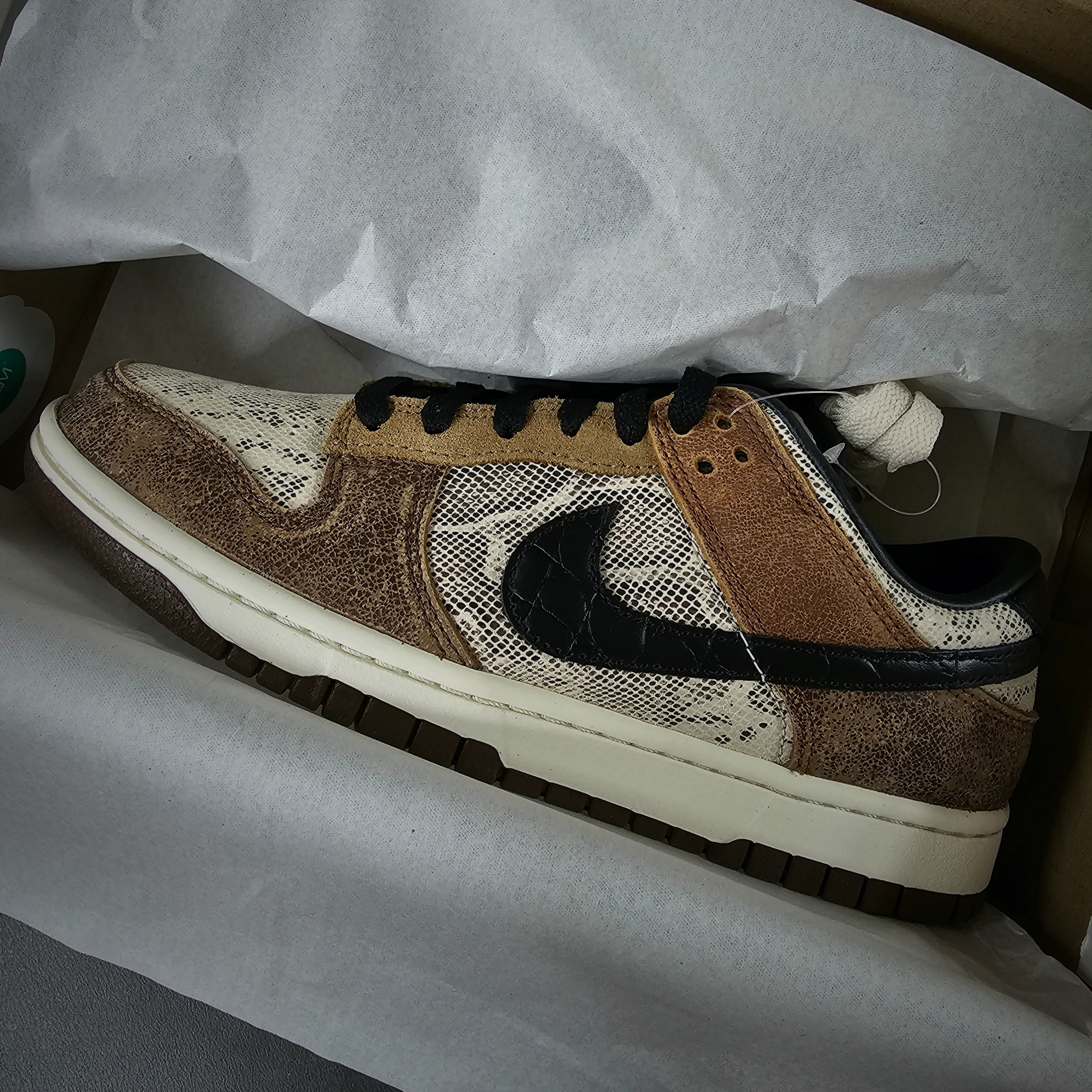 Nike Dunk Low PRM Head to Head 착용 스타일 - 1