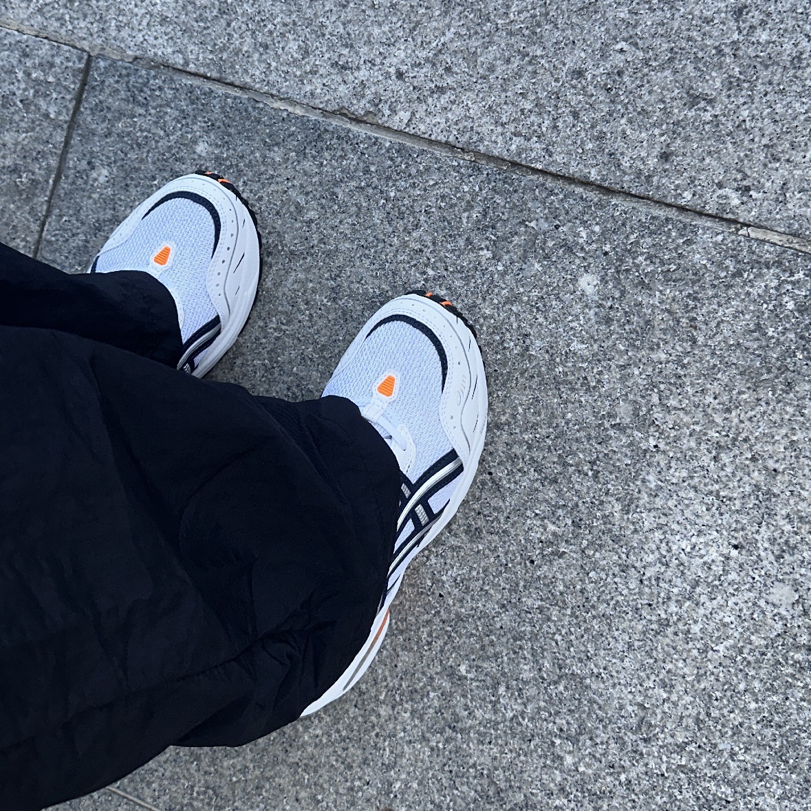 (W) Asics Gel-1090 White Midnight 착용 스타일