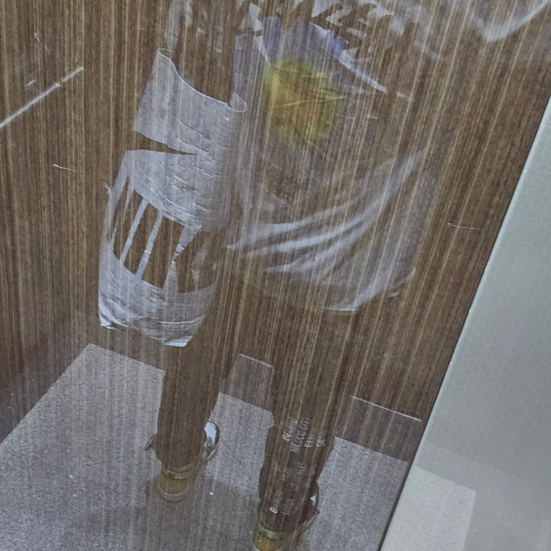 Stussy ITP Flower T-Shirt White, Jordan 1 Retro High OG Volt Gold 착용 스타일