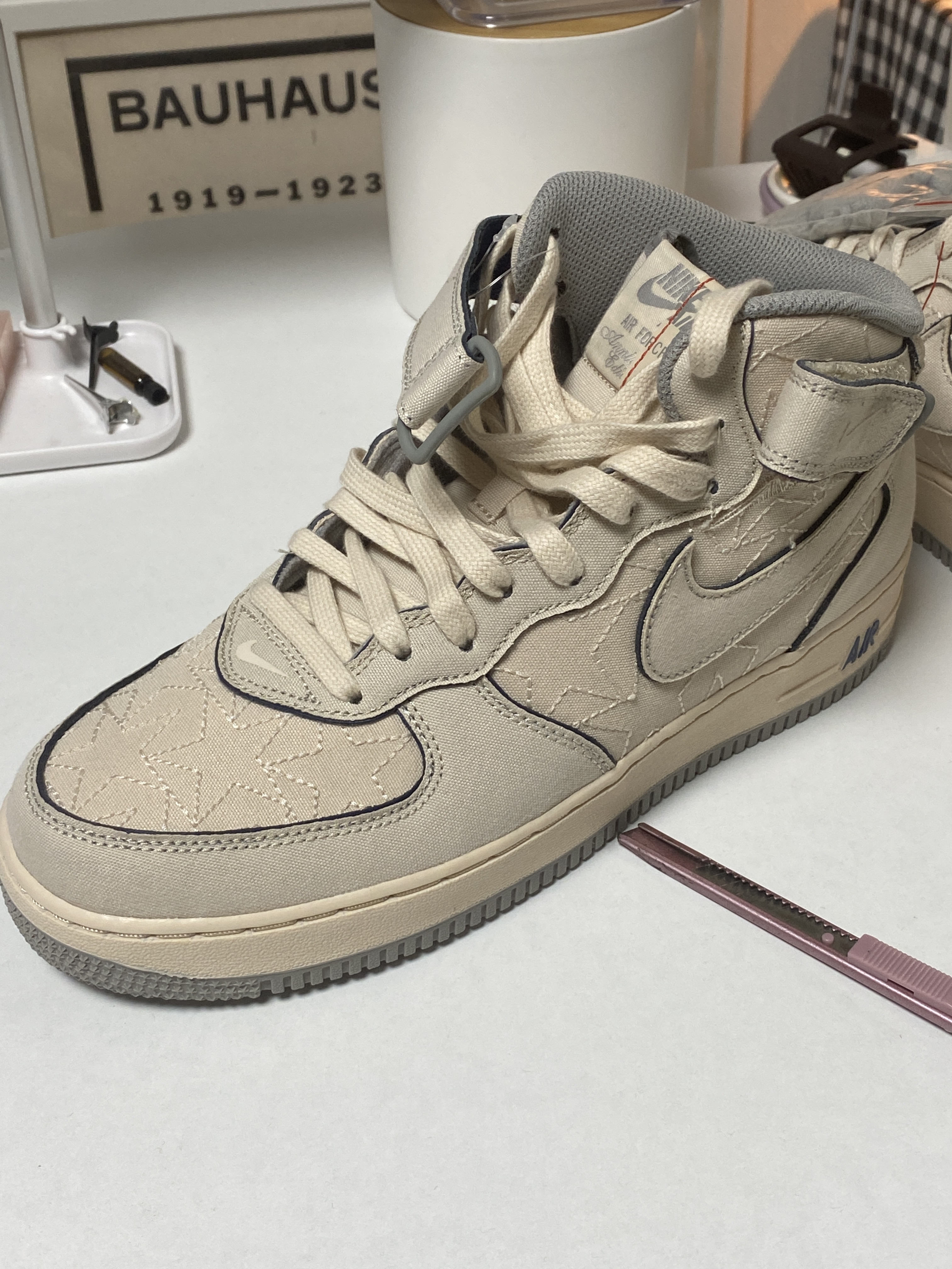 Nike Air Force 1 Mid '07 Pearl White 착용 스타일 - 3