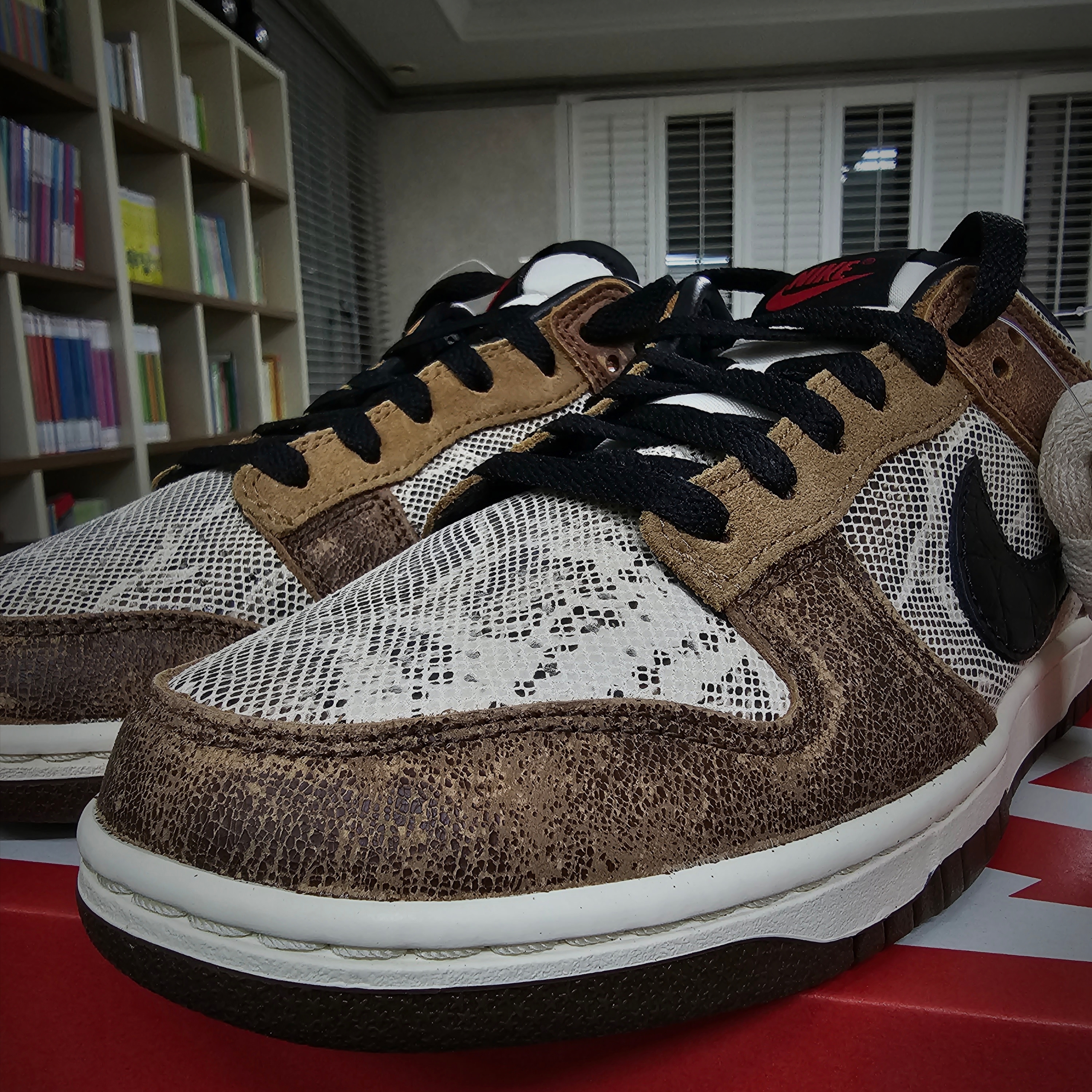Nike Dunk Low PRM Head to Head 착용 스타일 - 5