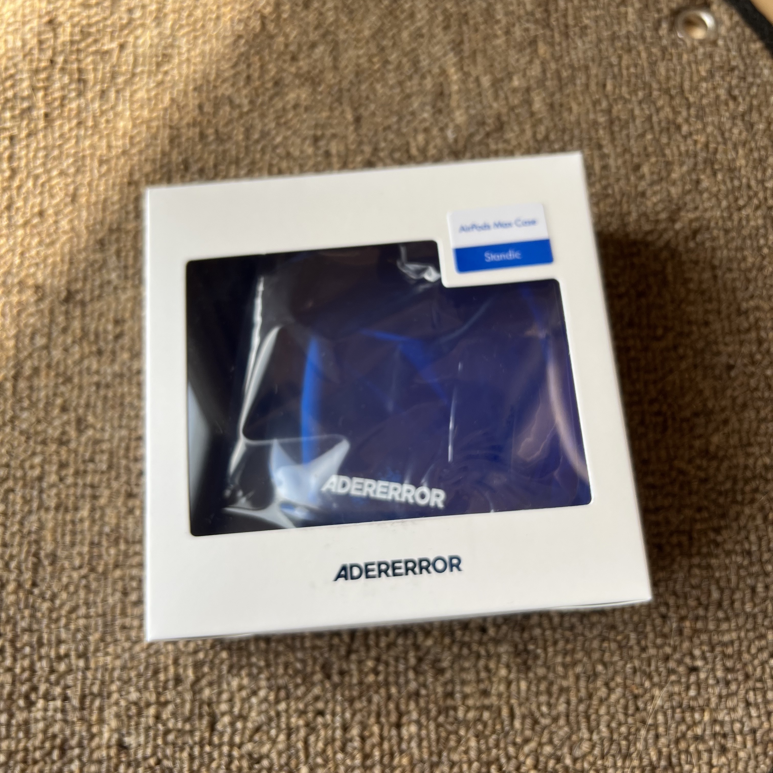 Ader Error Standic AirPods Max Case Z-Blue 착용 스타일