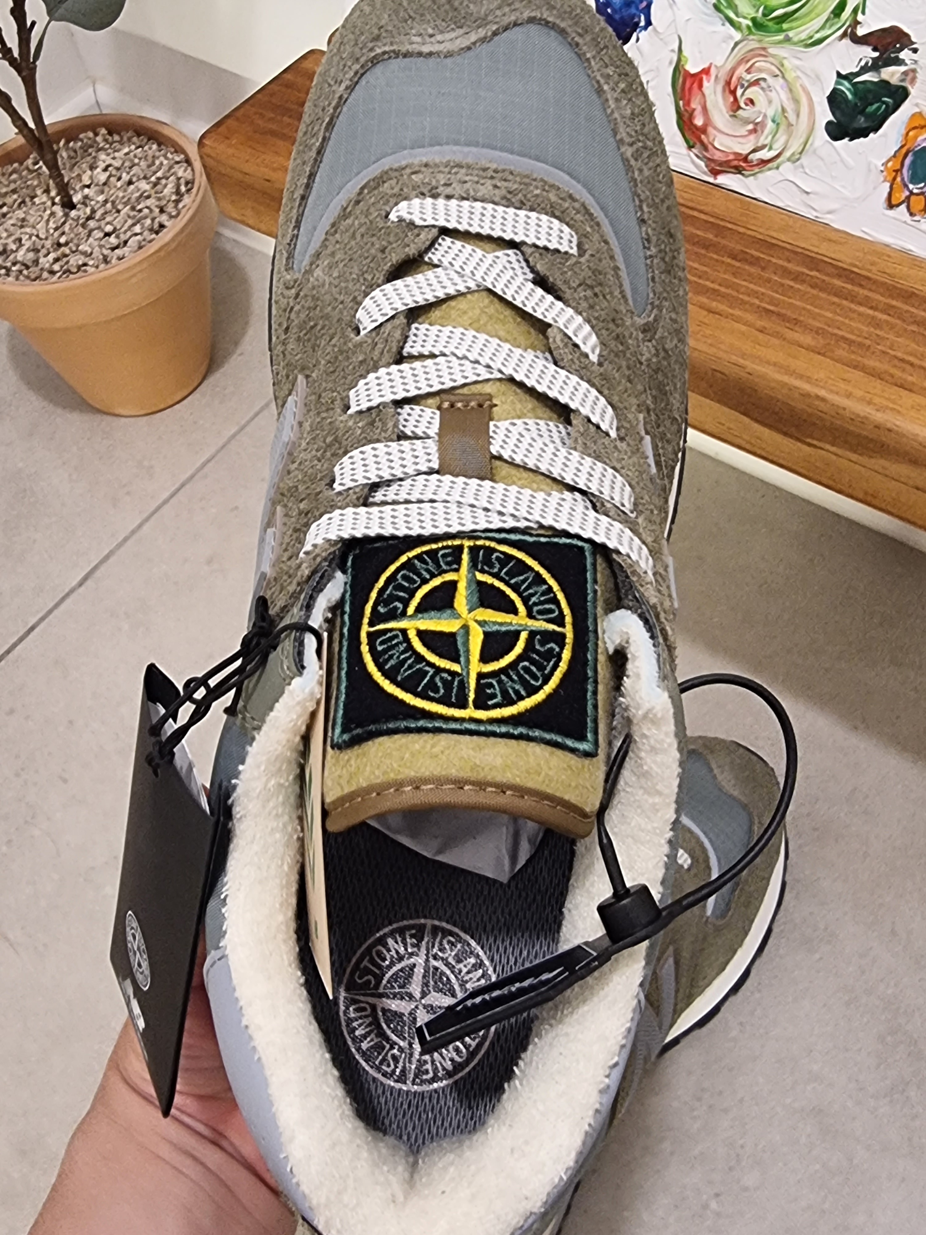 New Balance x Stone Island 574 Legacy Green 착용 스타일 - 2