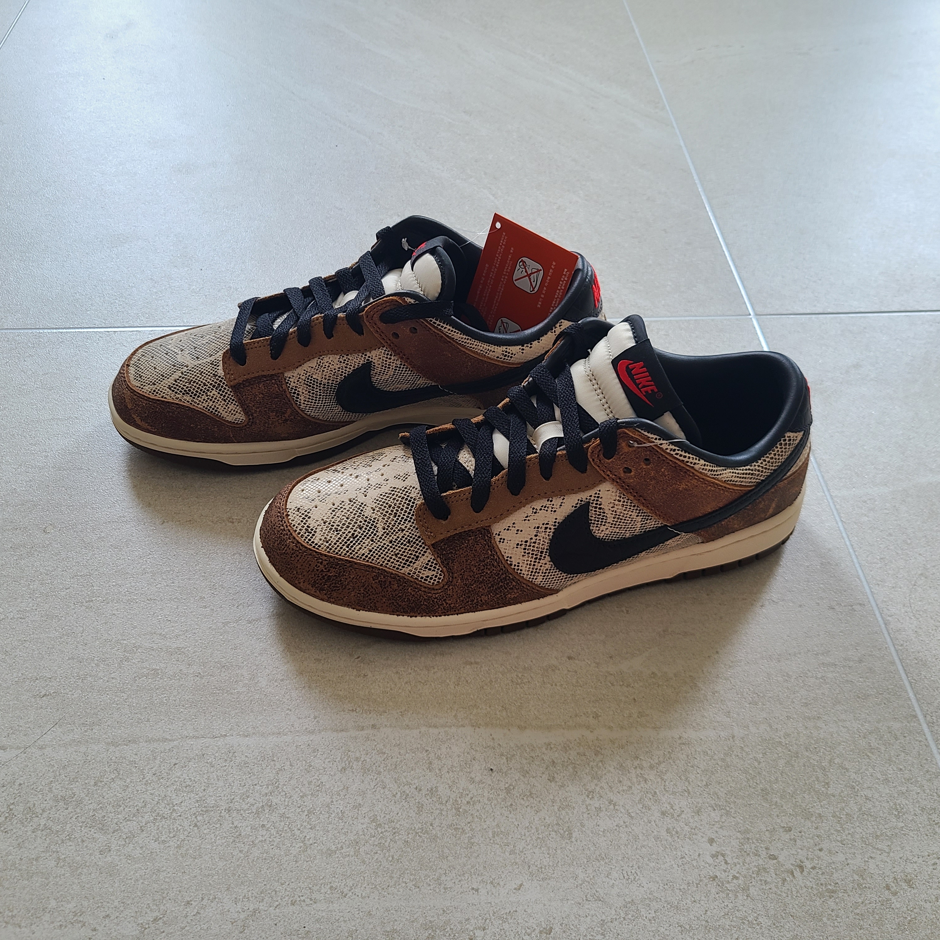 Nike Dunk Low PRM Head to Head 착용 스타일