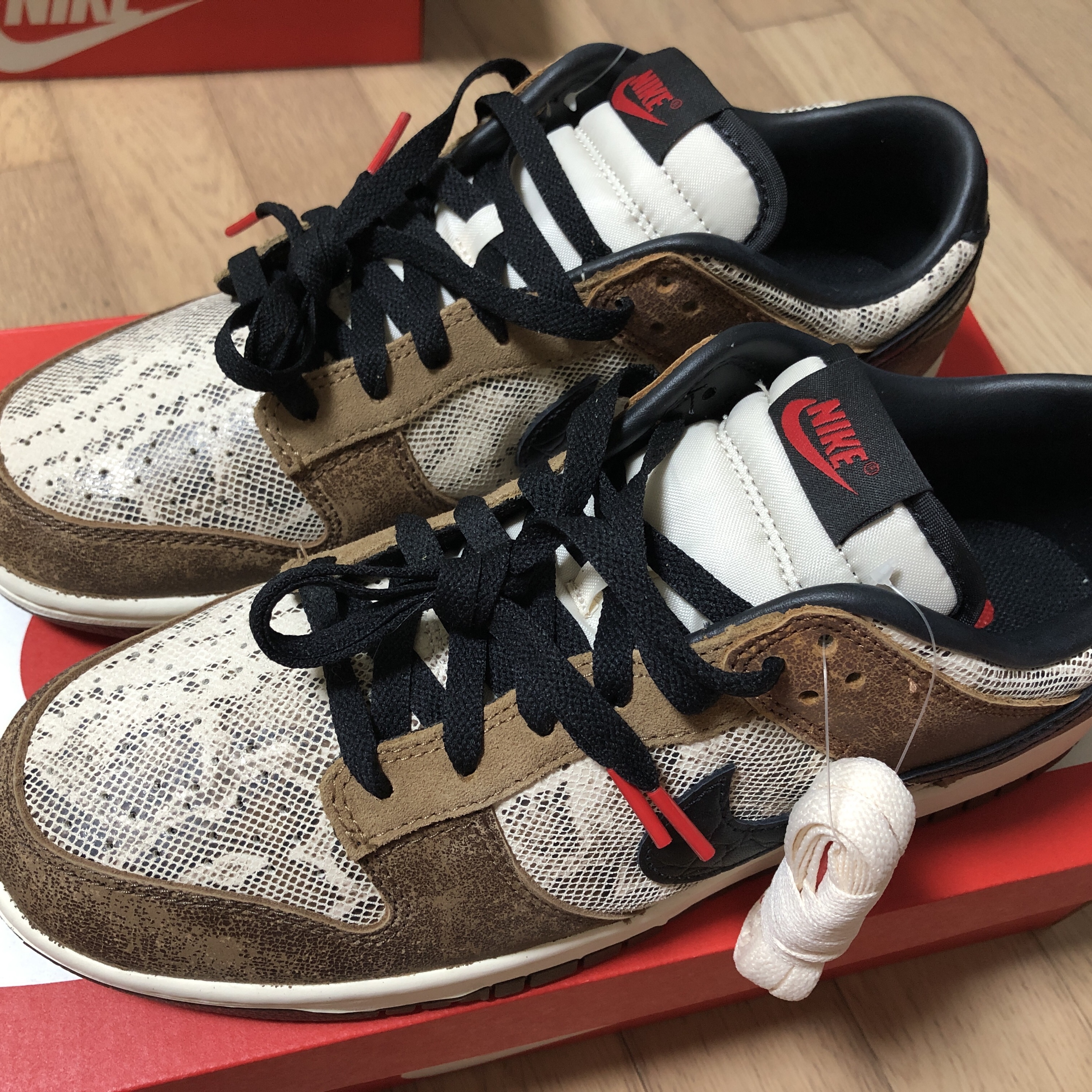 Nike Dunk Low PRM Head to Head 착용 스타일 - 1