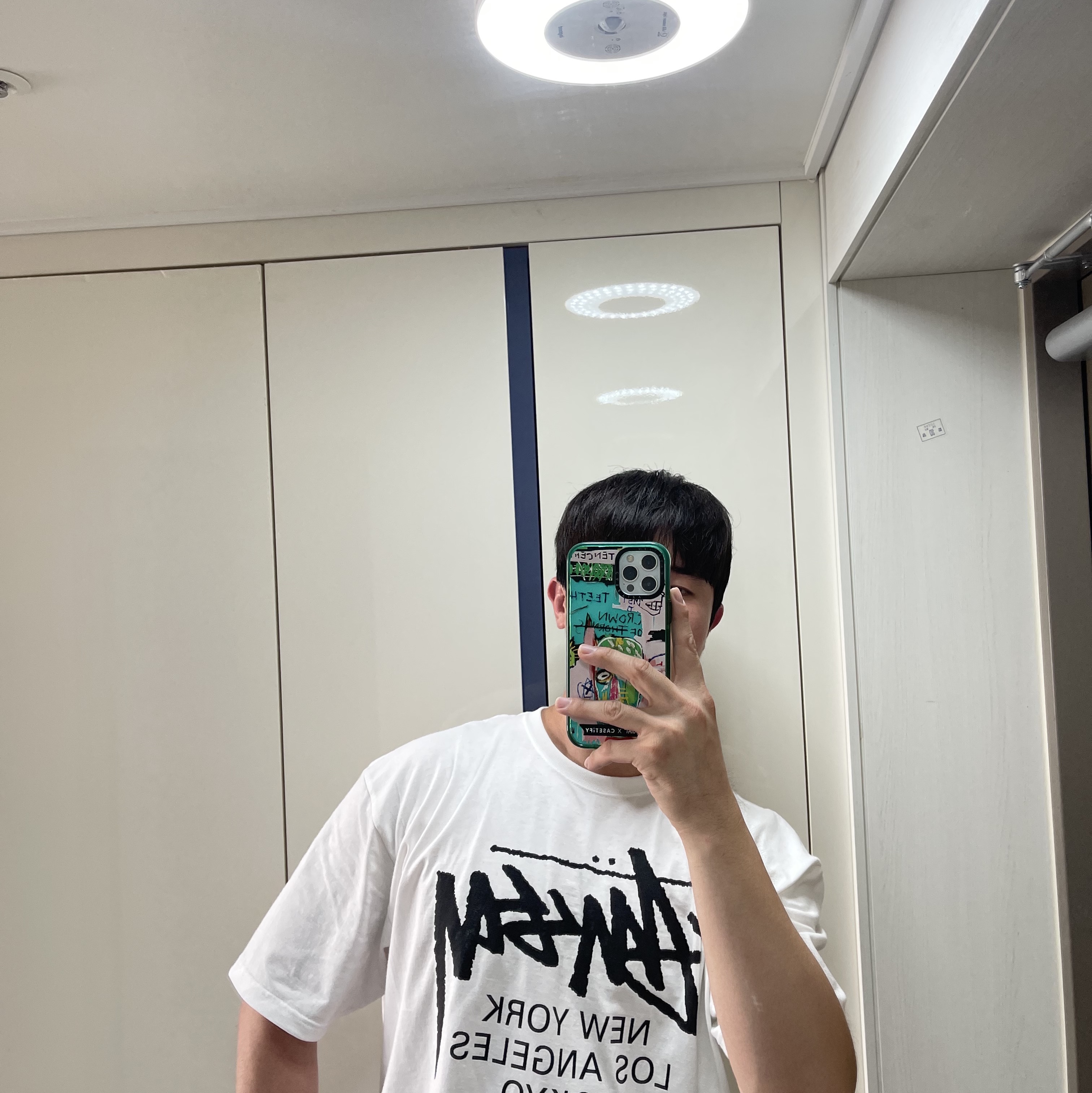 Stussy World Tour T-Shirt White 2023 착용 스타일