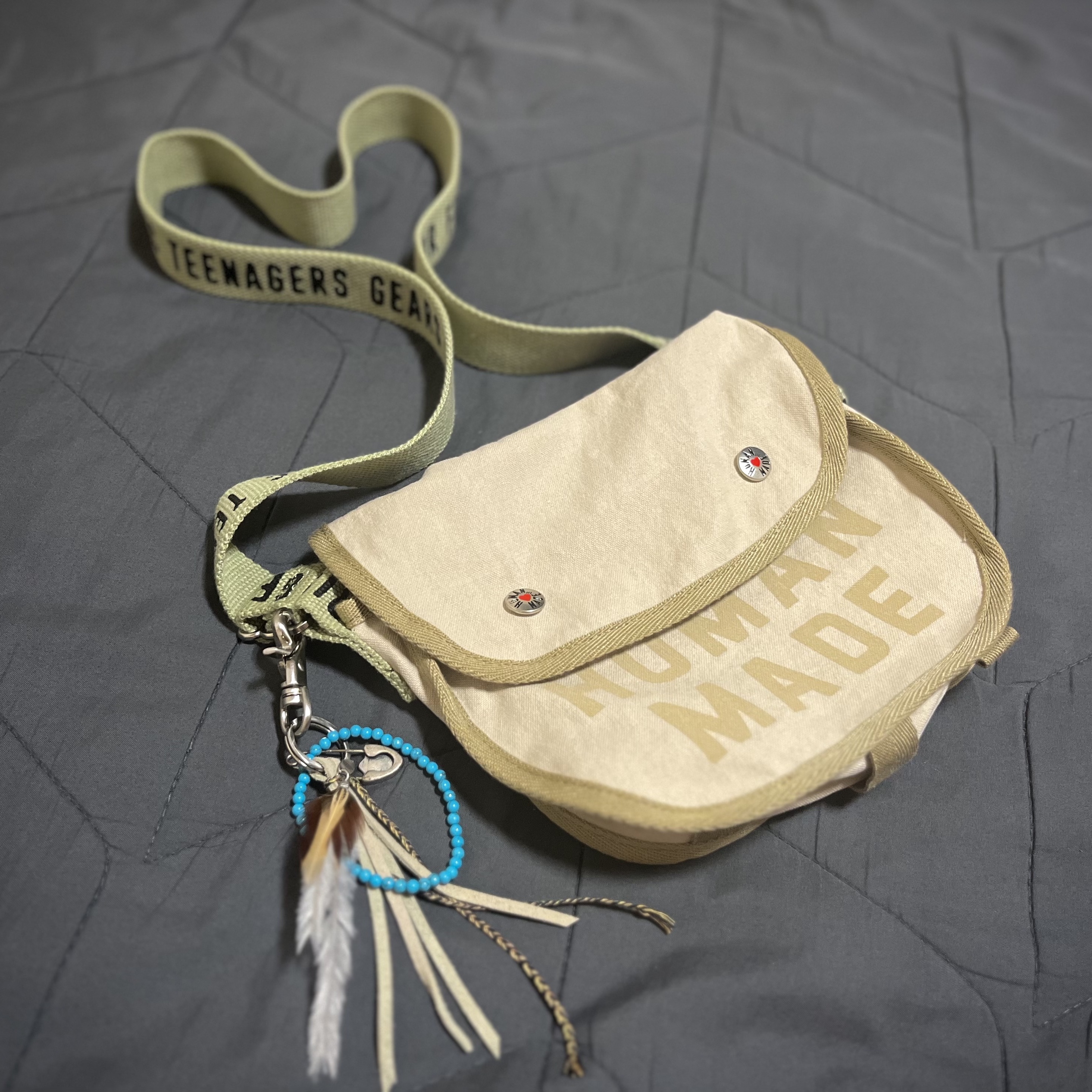 Human Made Tool Bag Small White 착용 스타일