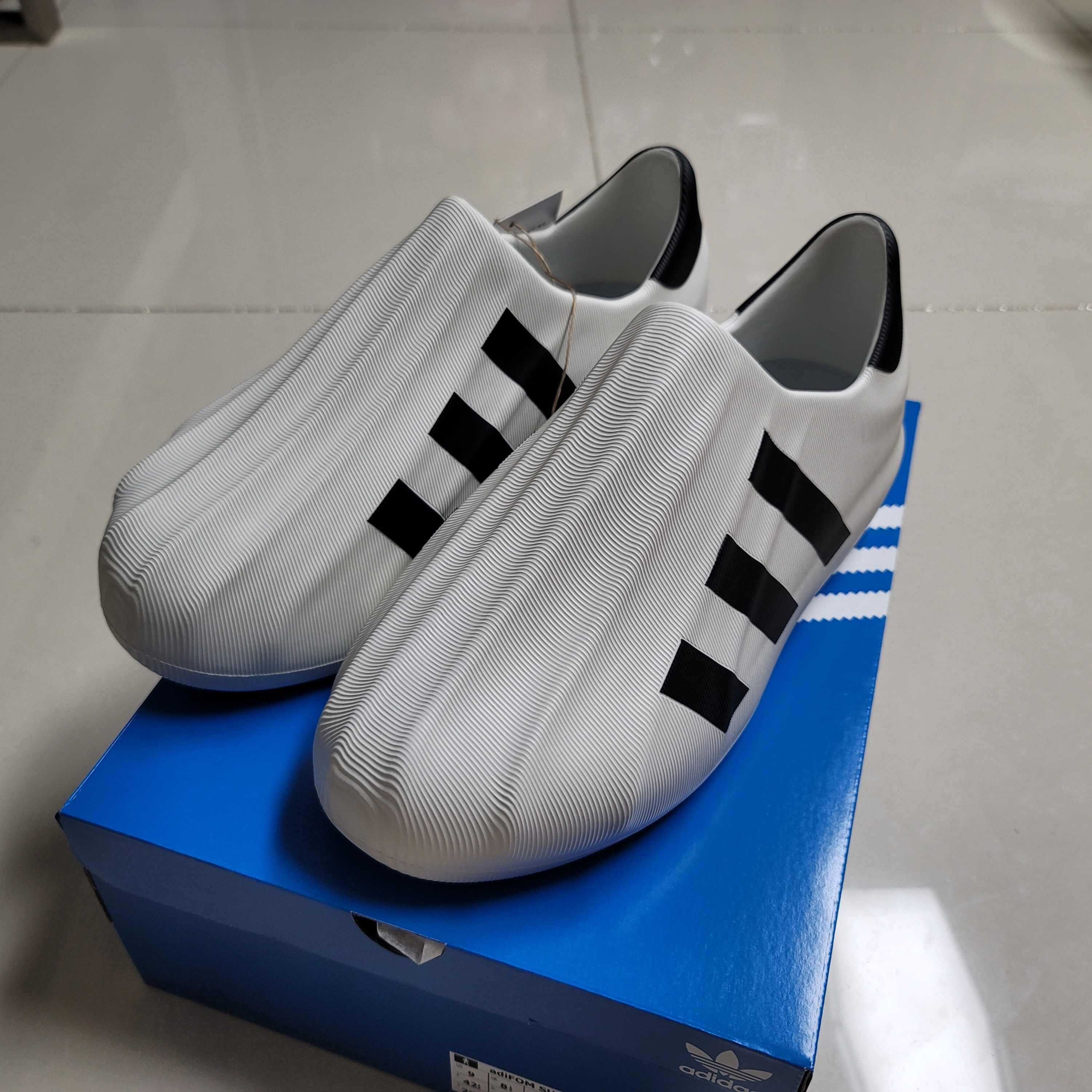 Adidas Adifom Superstar Core White 착용 스타일 - 1