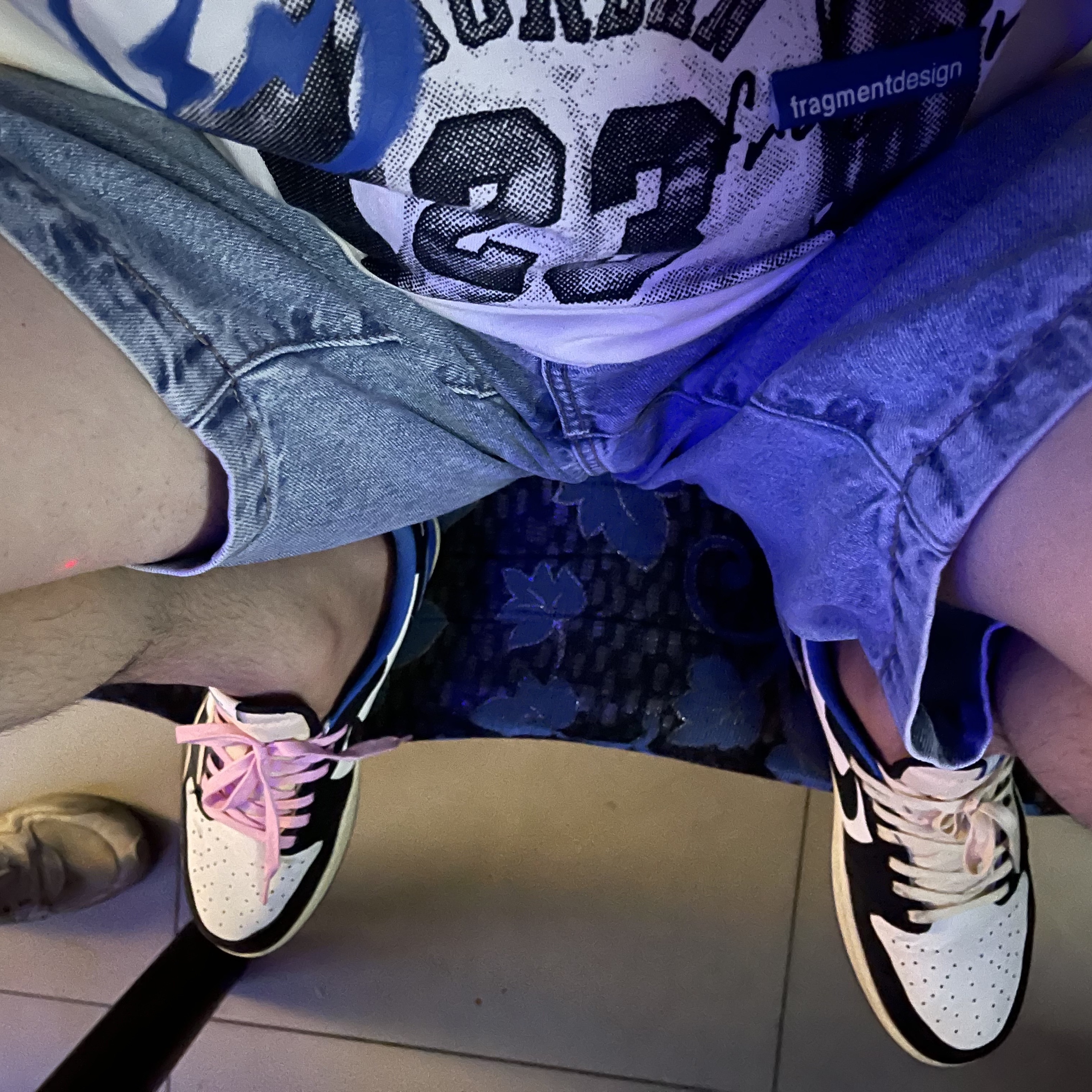 Jordan 1 x Travis Scott x Fragment Retro Low OG SP Military Blue, Jordan x Travis Scott x Fragment T-Shirt Sail (DJ0619-133) 착용 스타일