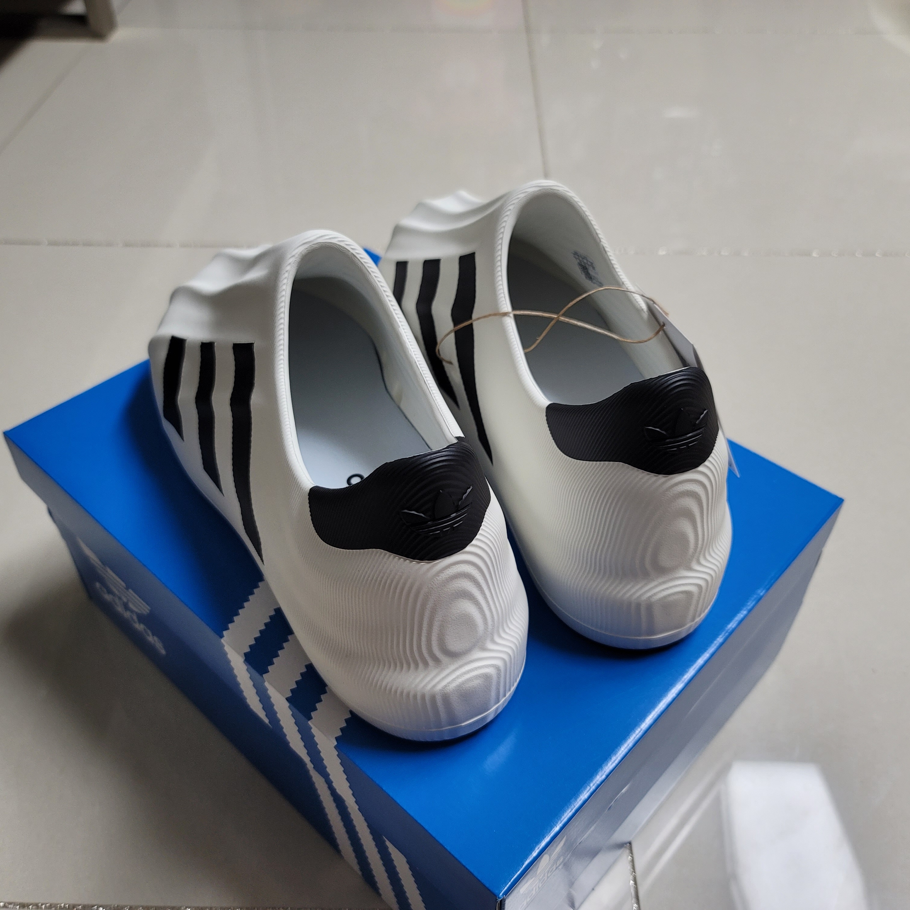 Adidas Adifom Superstar Core White 착용 스타일 - 3