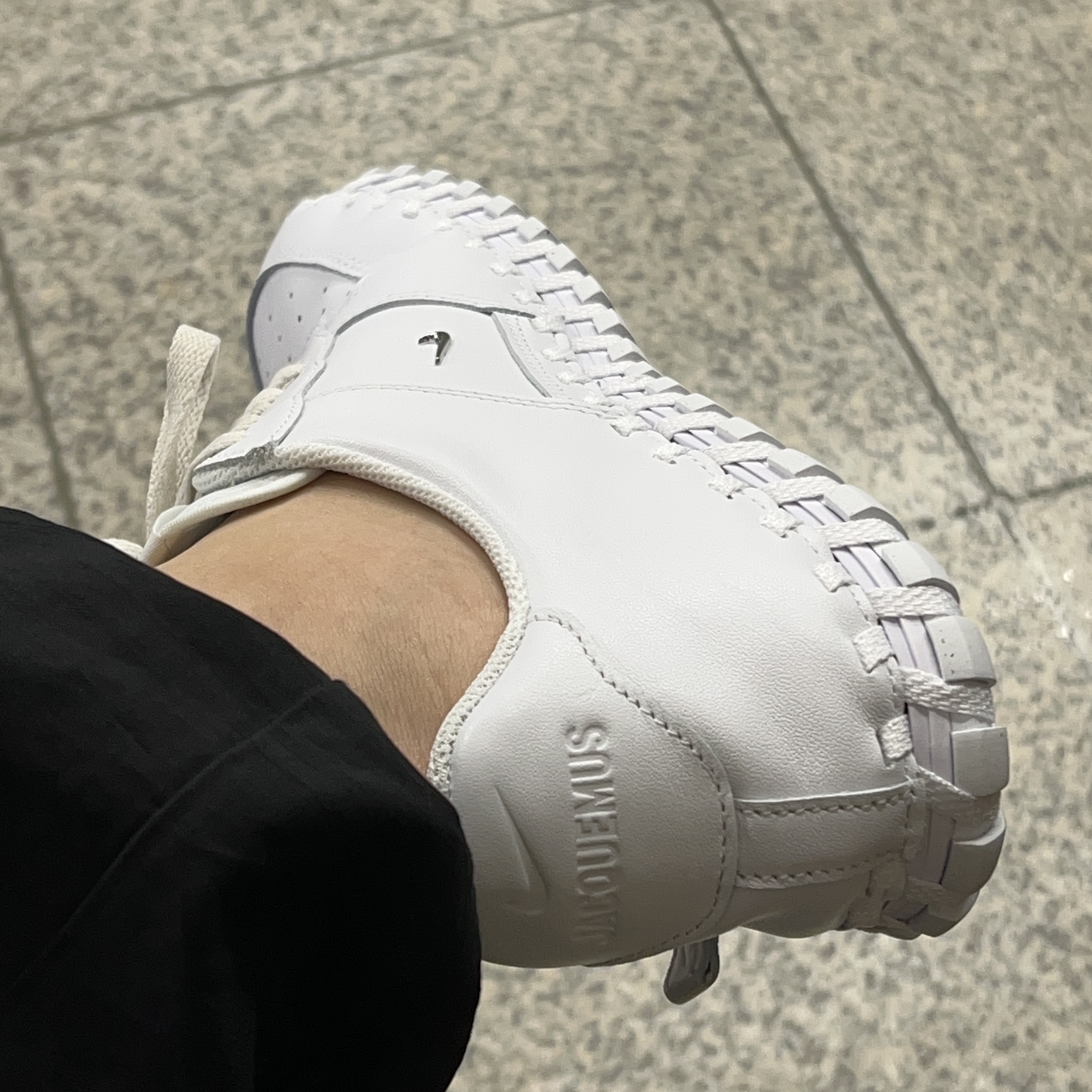 Nike x Jacquemus J Force 1 Low LX SP White 착용 스타일 - 2