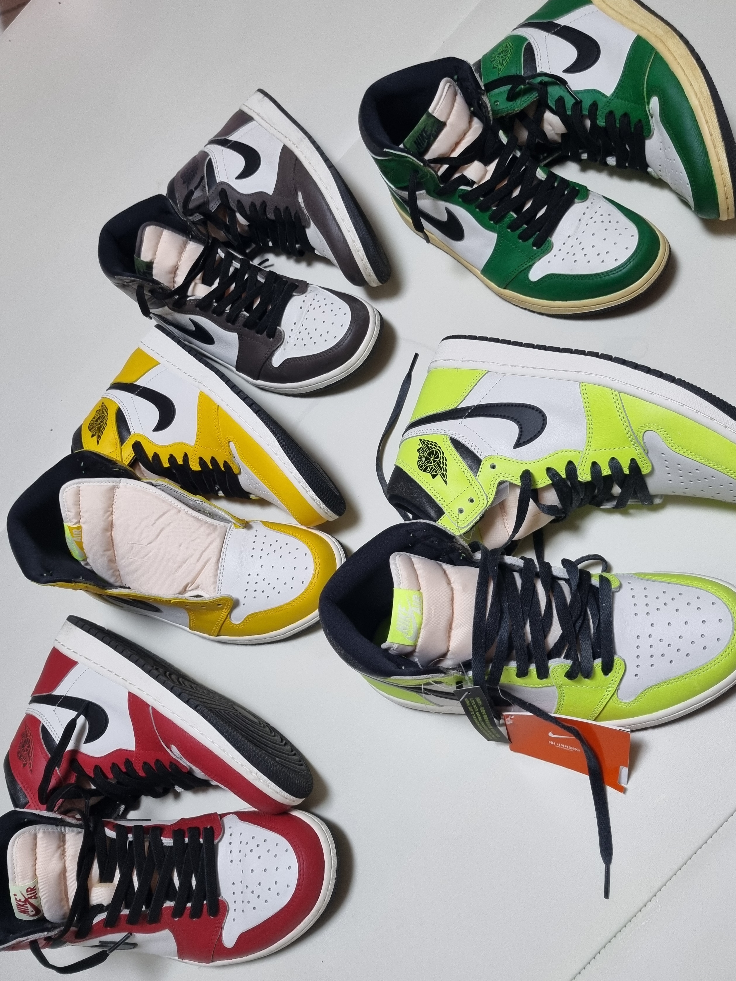 Jordan 1 Retro High OG Volt 착용 스타일 - 1