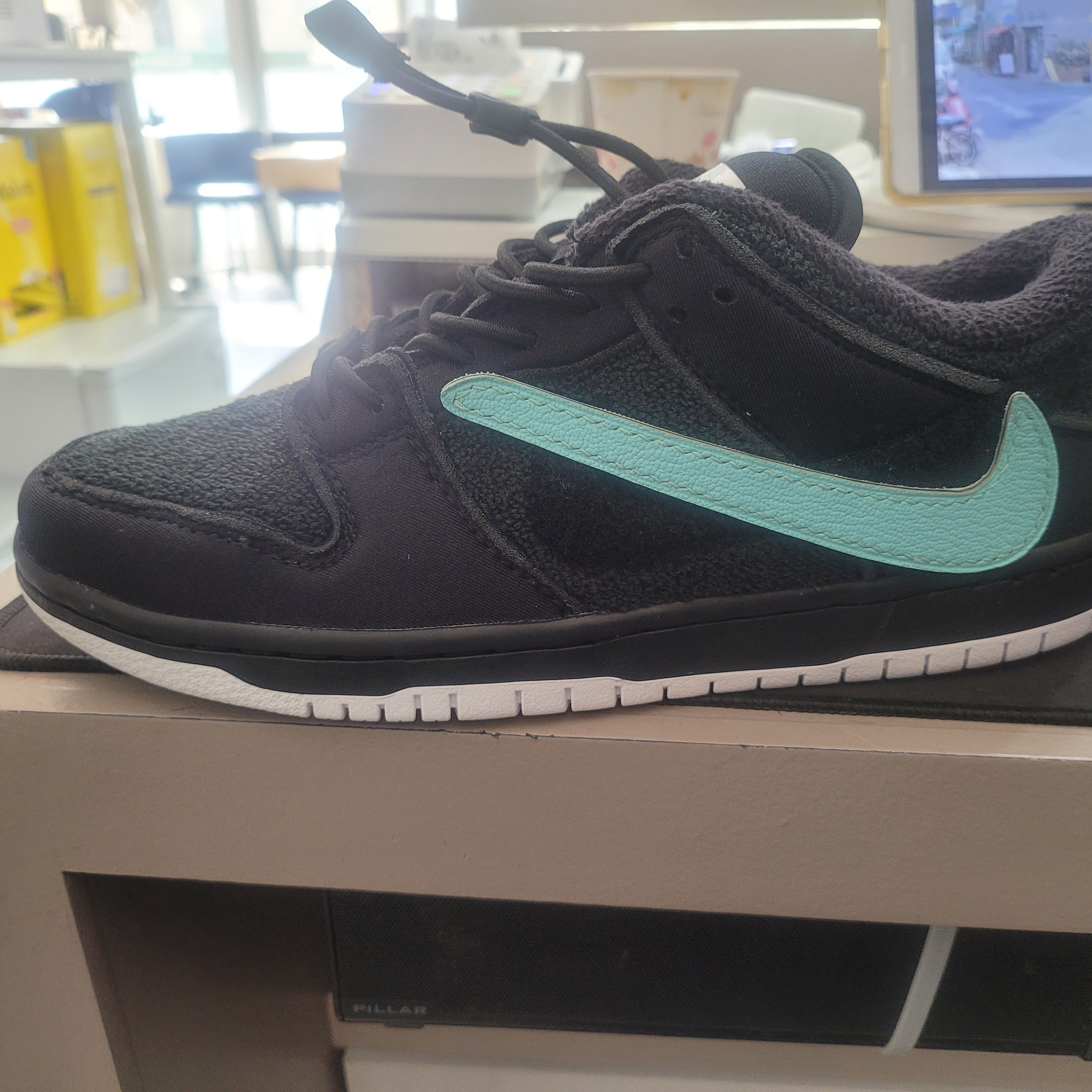 Nike x Gnarhunters SB Dunk Low Pro QS Black 착용 스타일 - 2