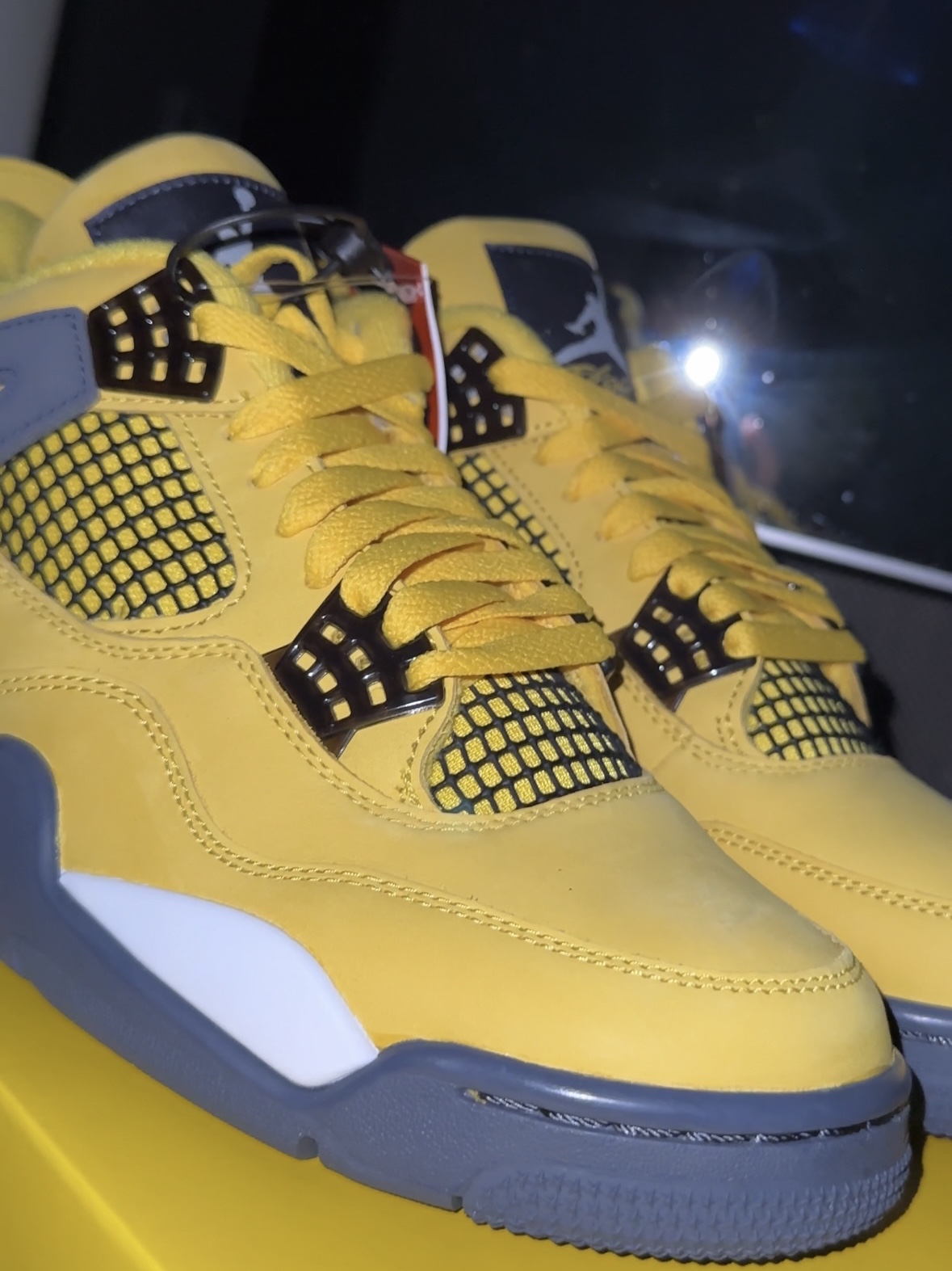 Jordan 4 Retro Tour Yellow 착용 스타일 - 2